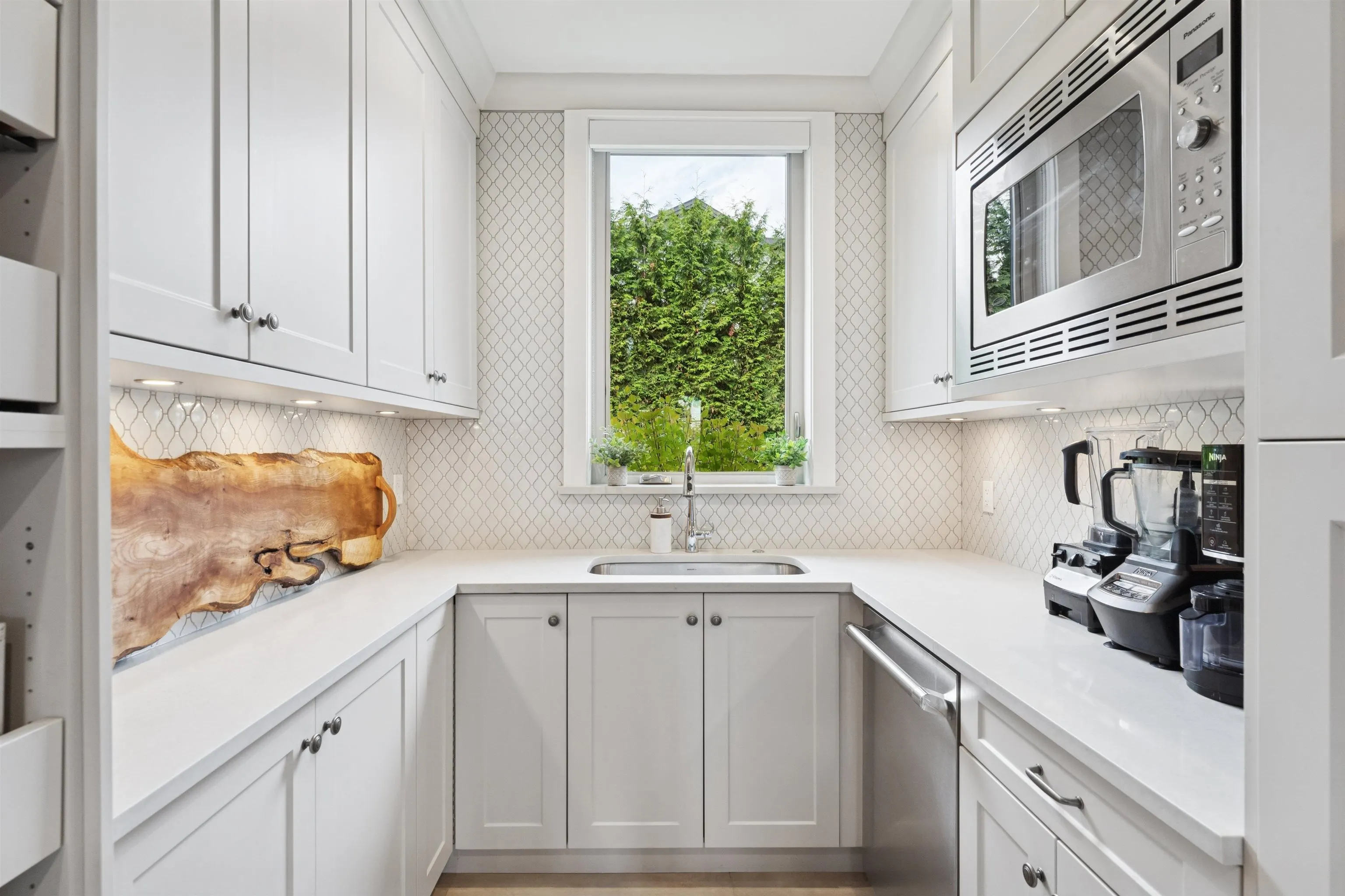 7863 Walmsley Court