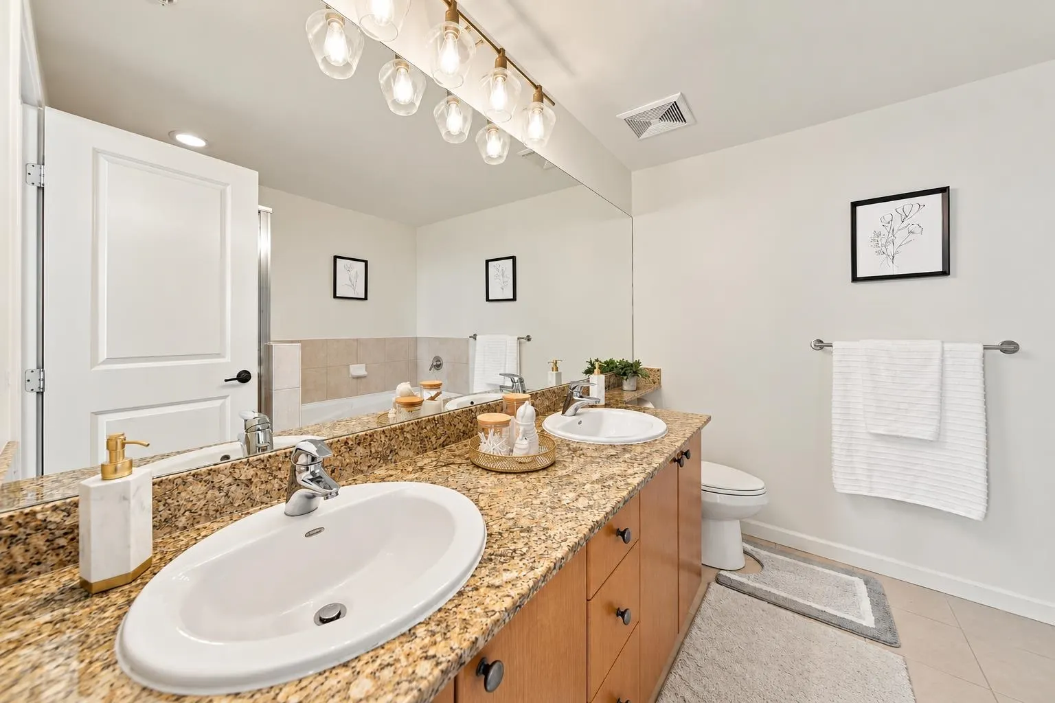 15 E Royal Avenue #903