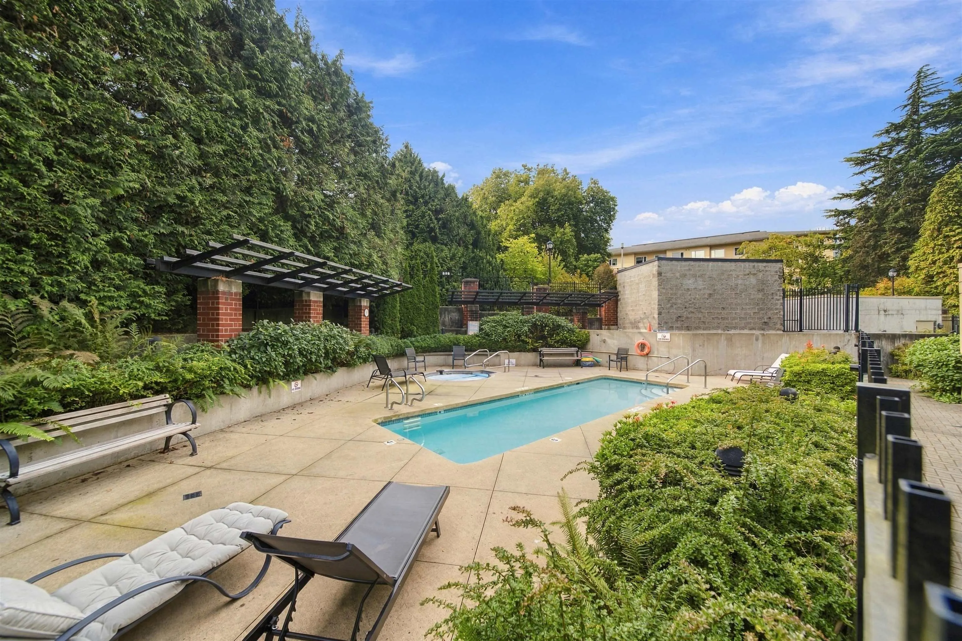 15 E Royal Avenue #903