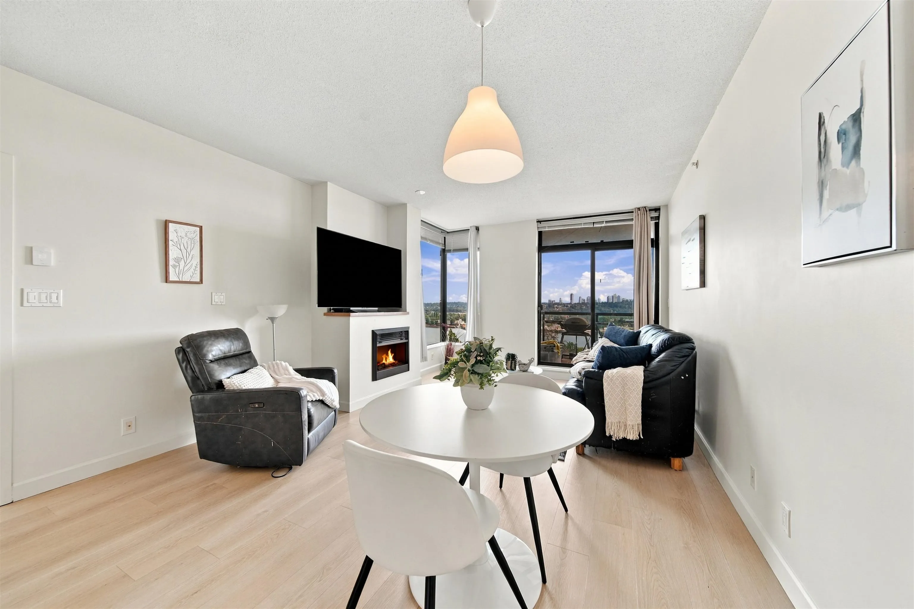 15 E Royal Avenue #903