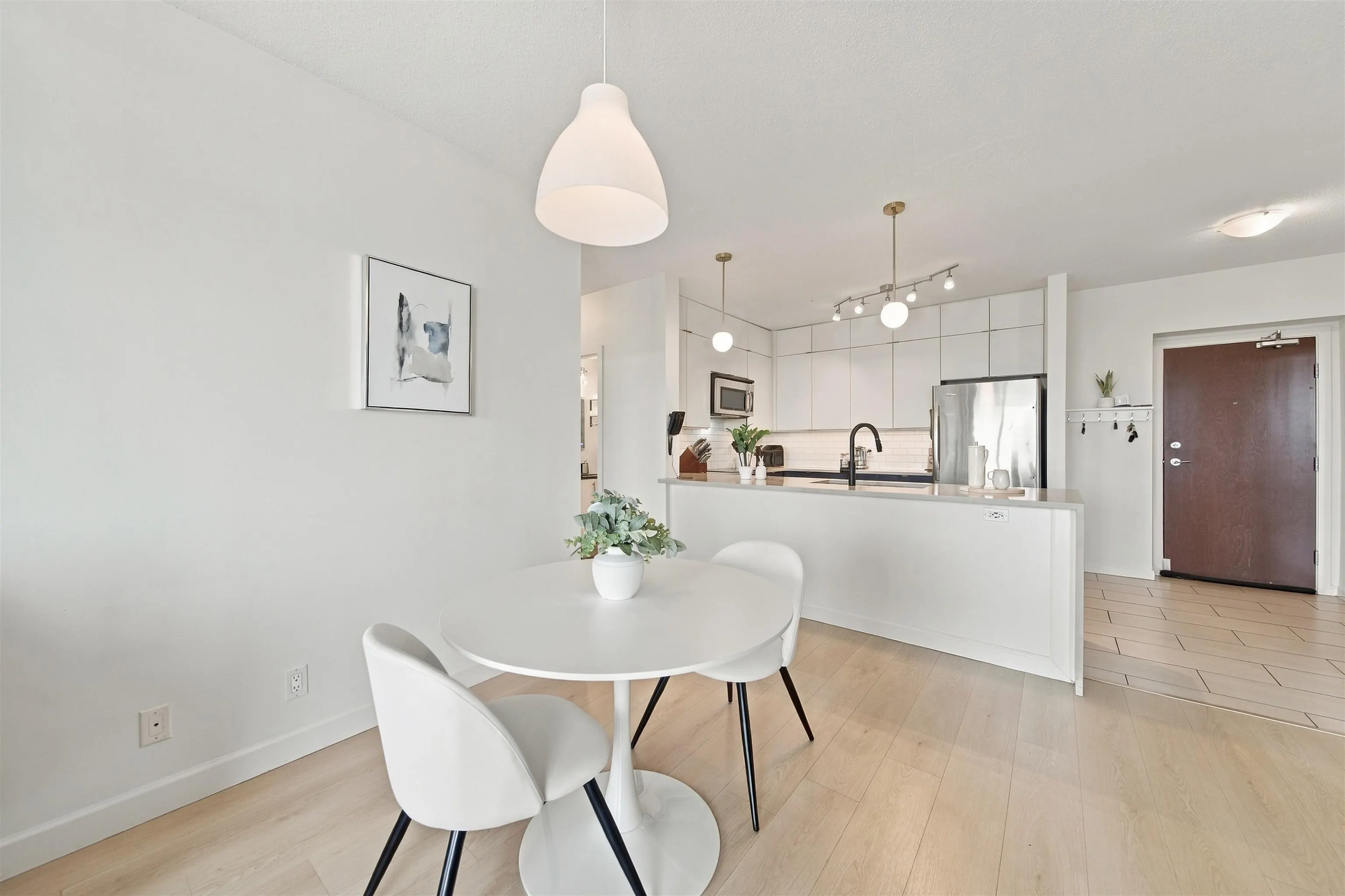 15 E Royal Avenue #903