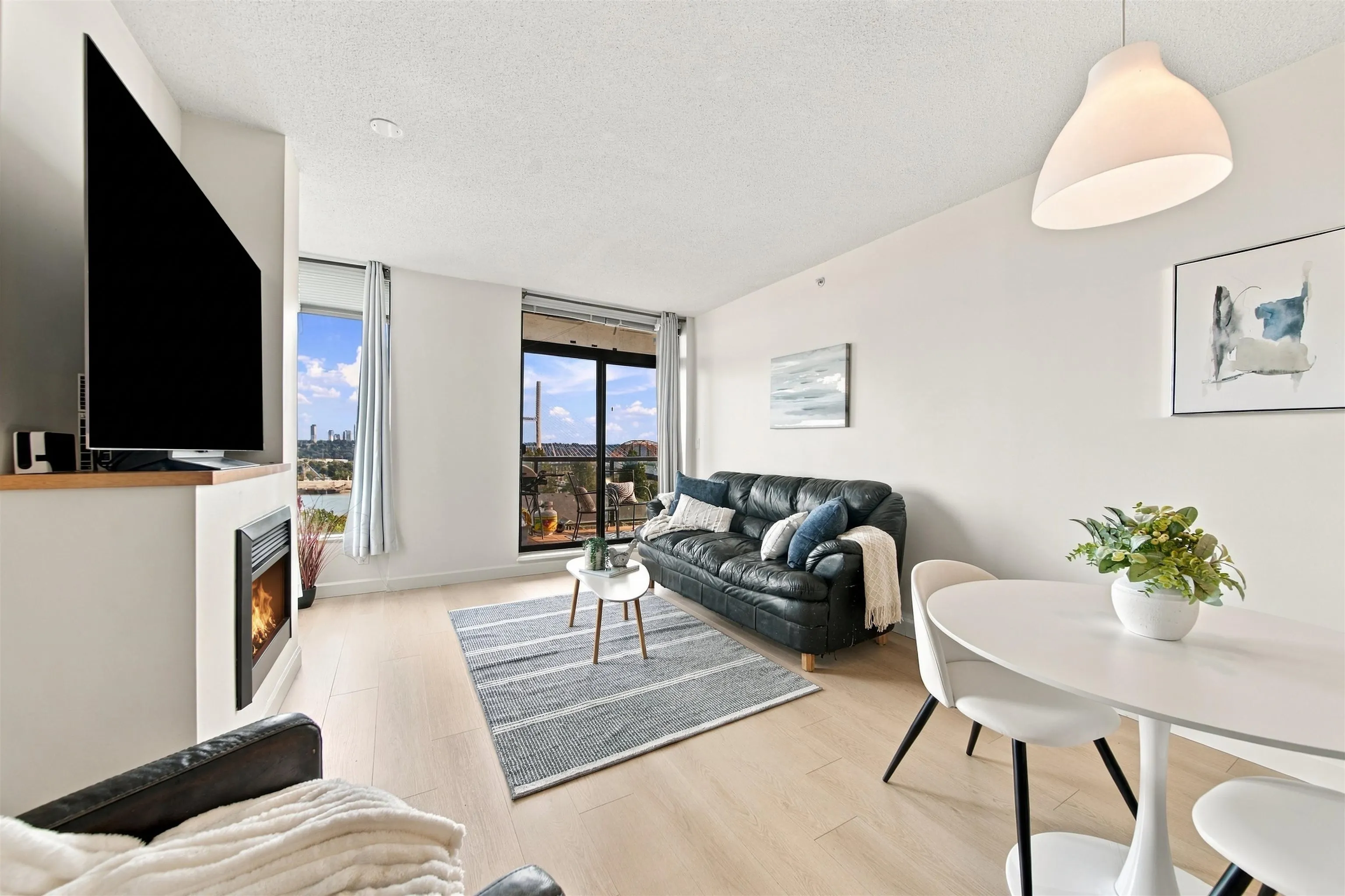 15 E Royal Avenue #903