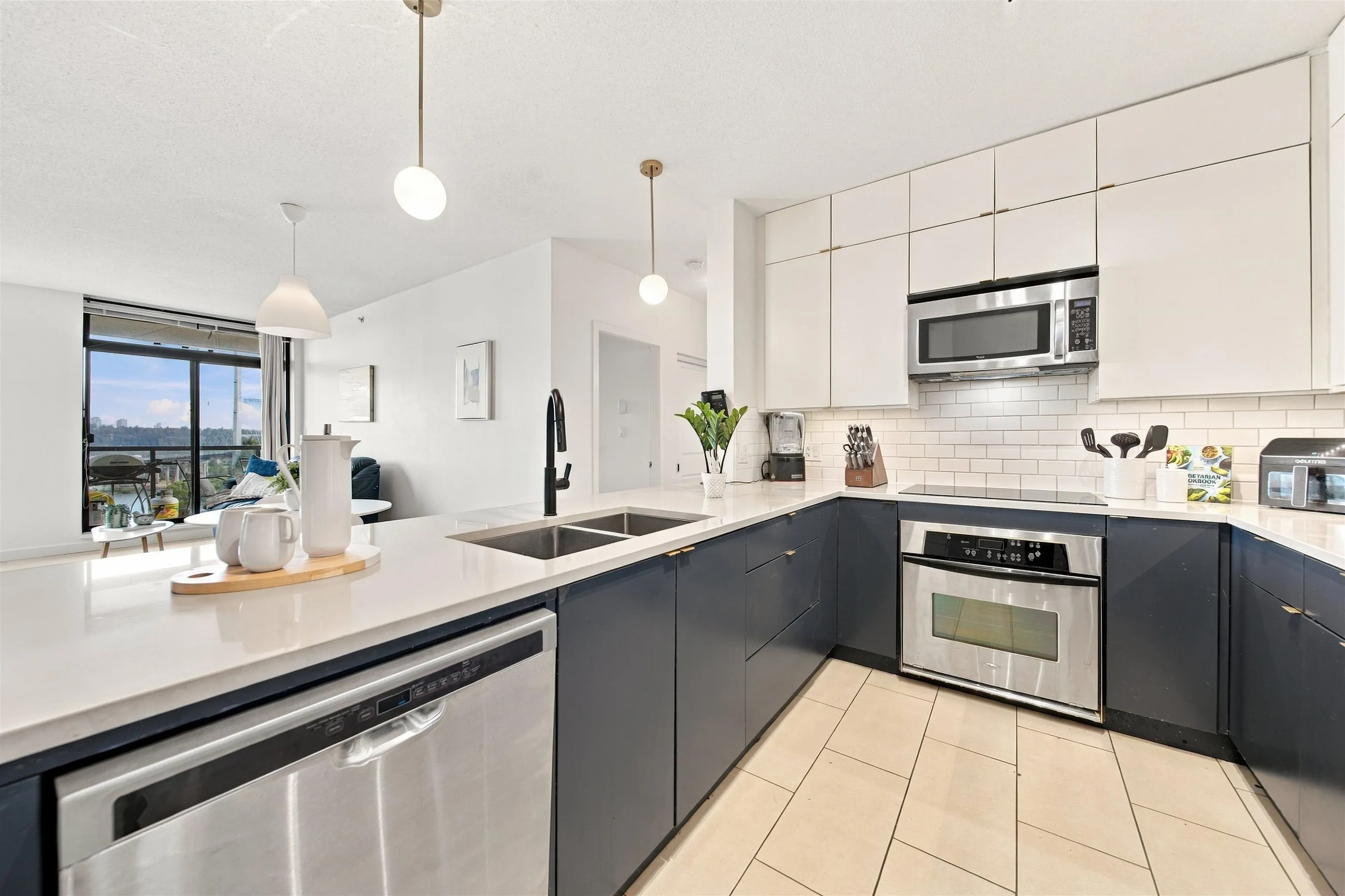 15 E Royal Avenue #903