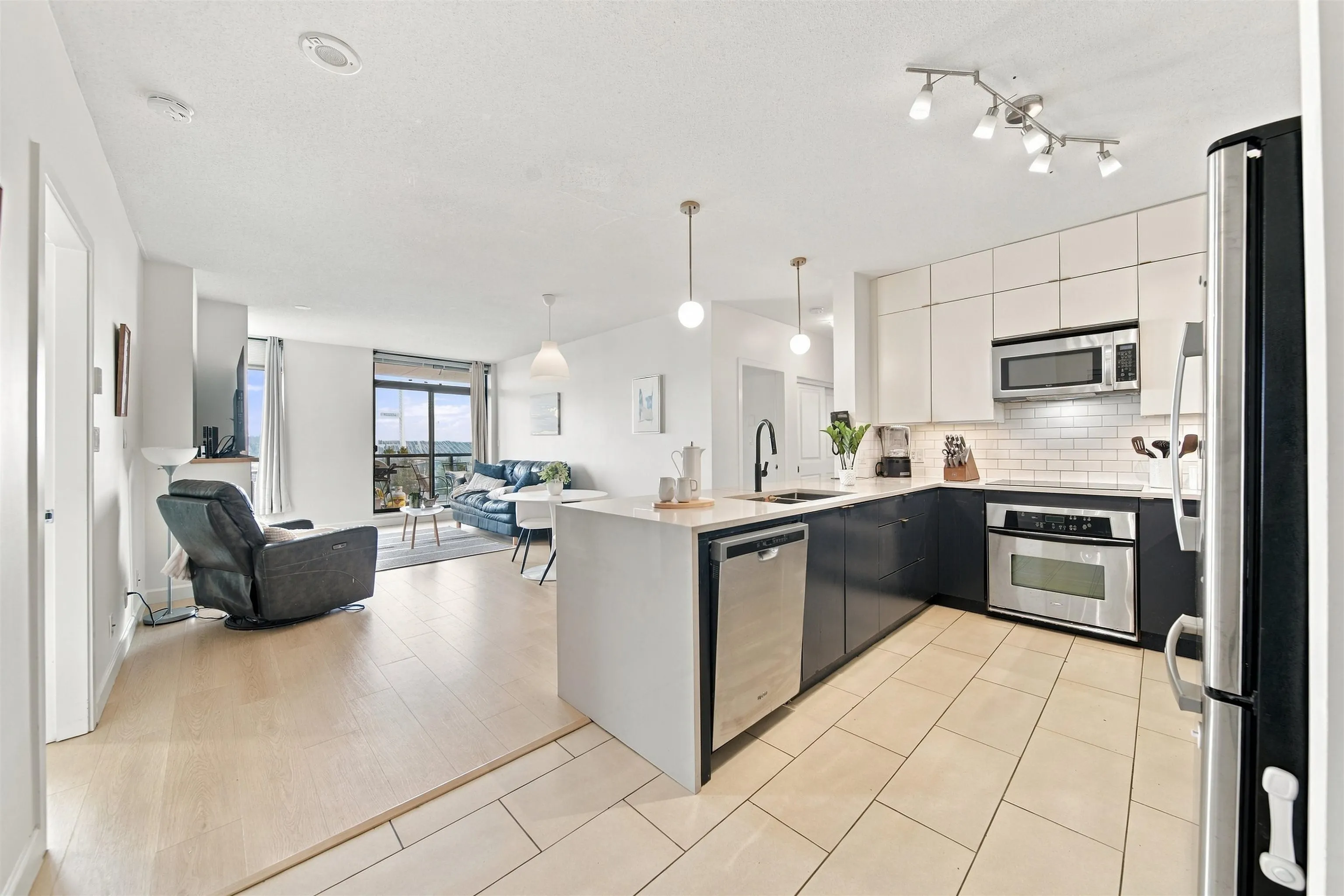 15 E Royal Avenue #903