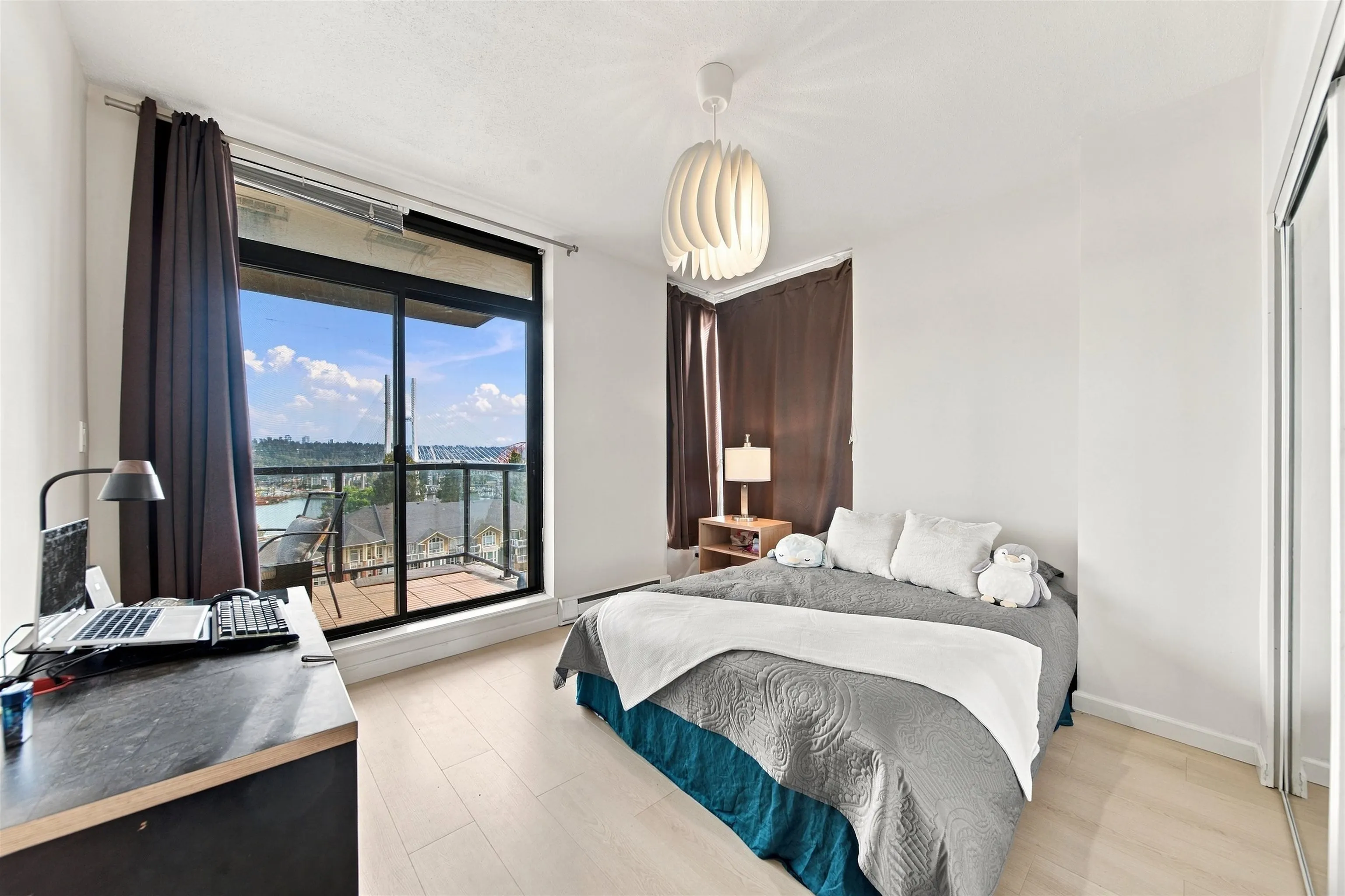 15 E Royal Avenue #903