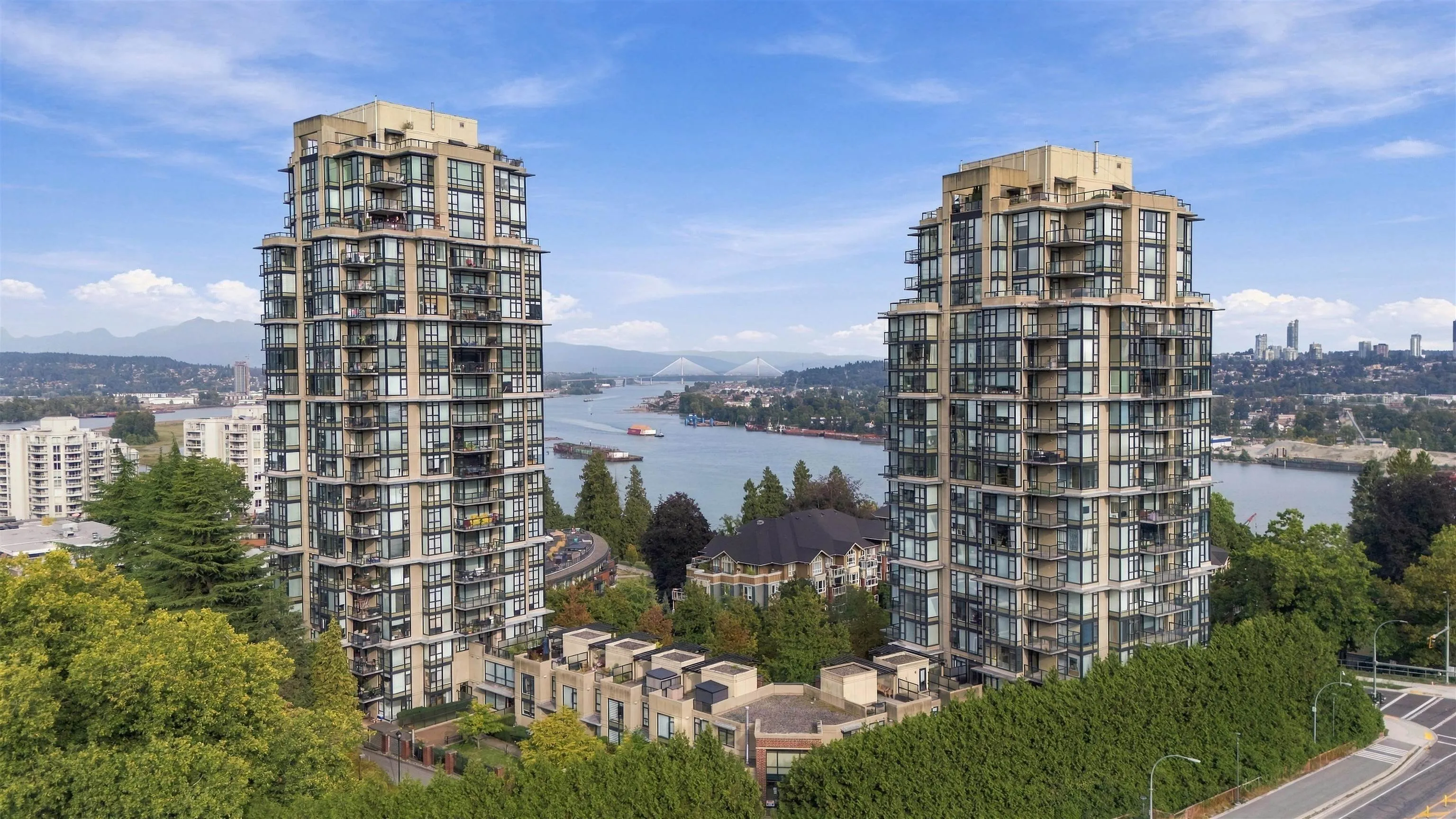 15 E Royal Avenue #903