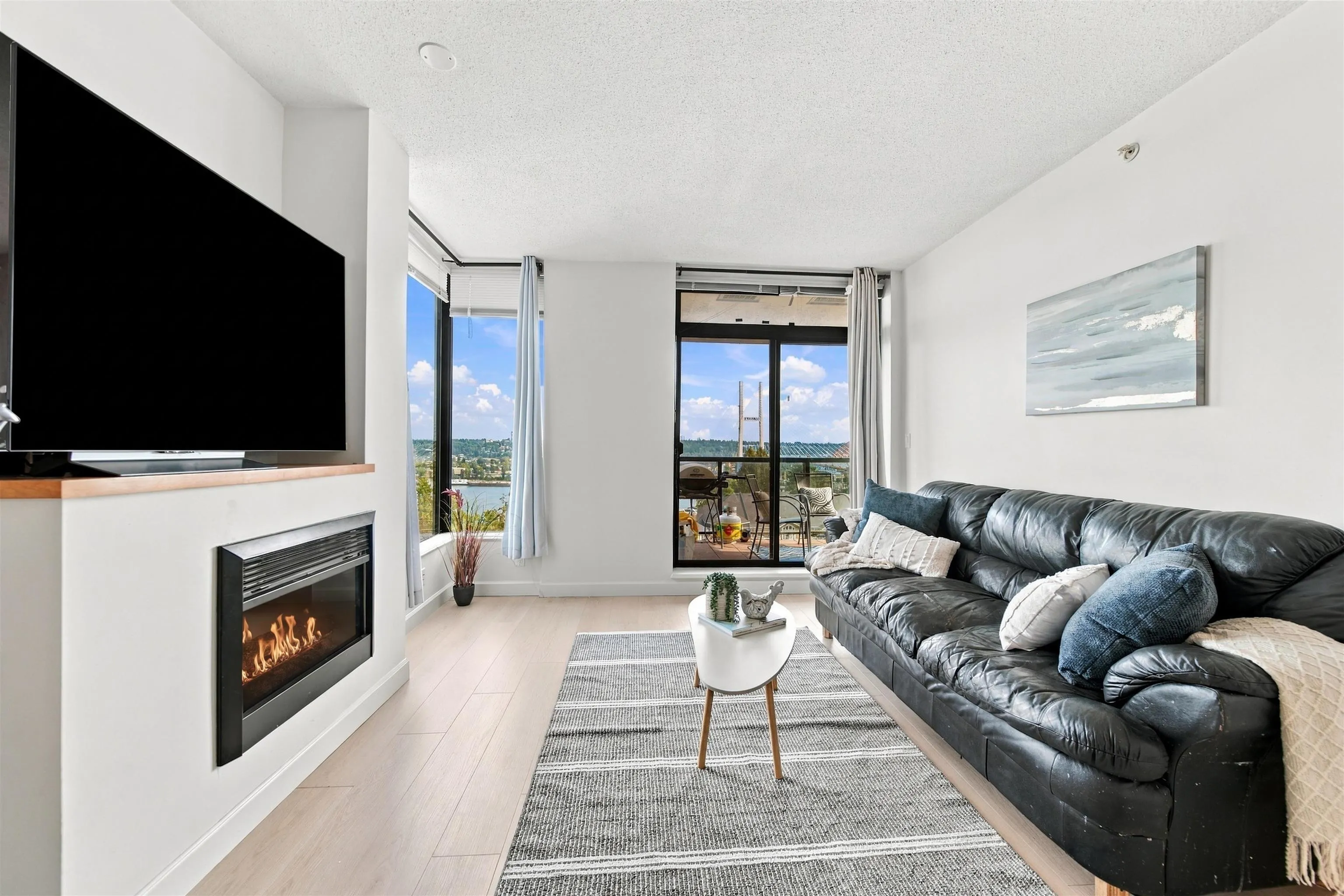 15 E Royal Avenue #903