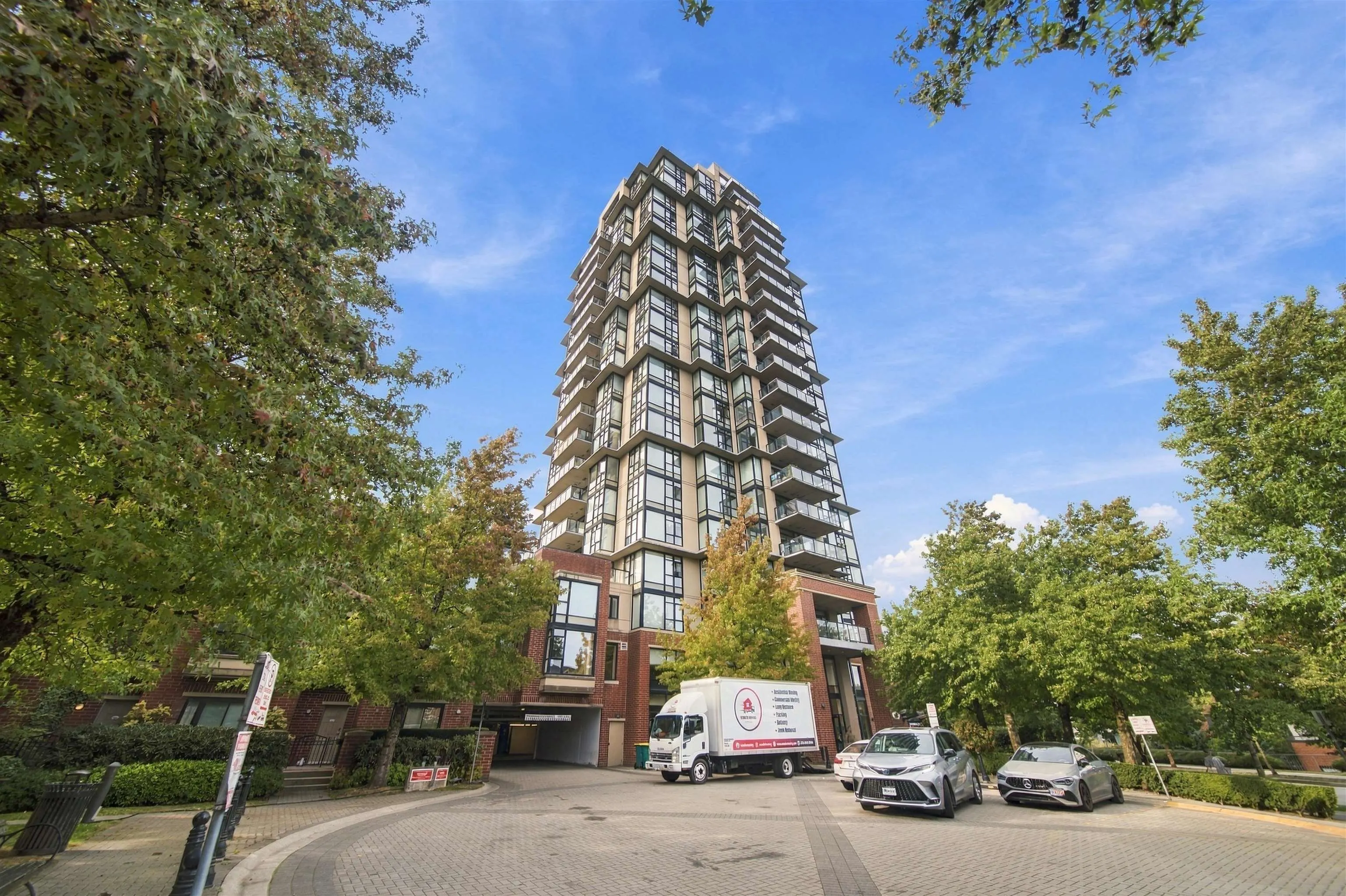 15 E Royal Avenue #903