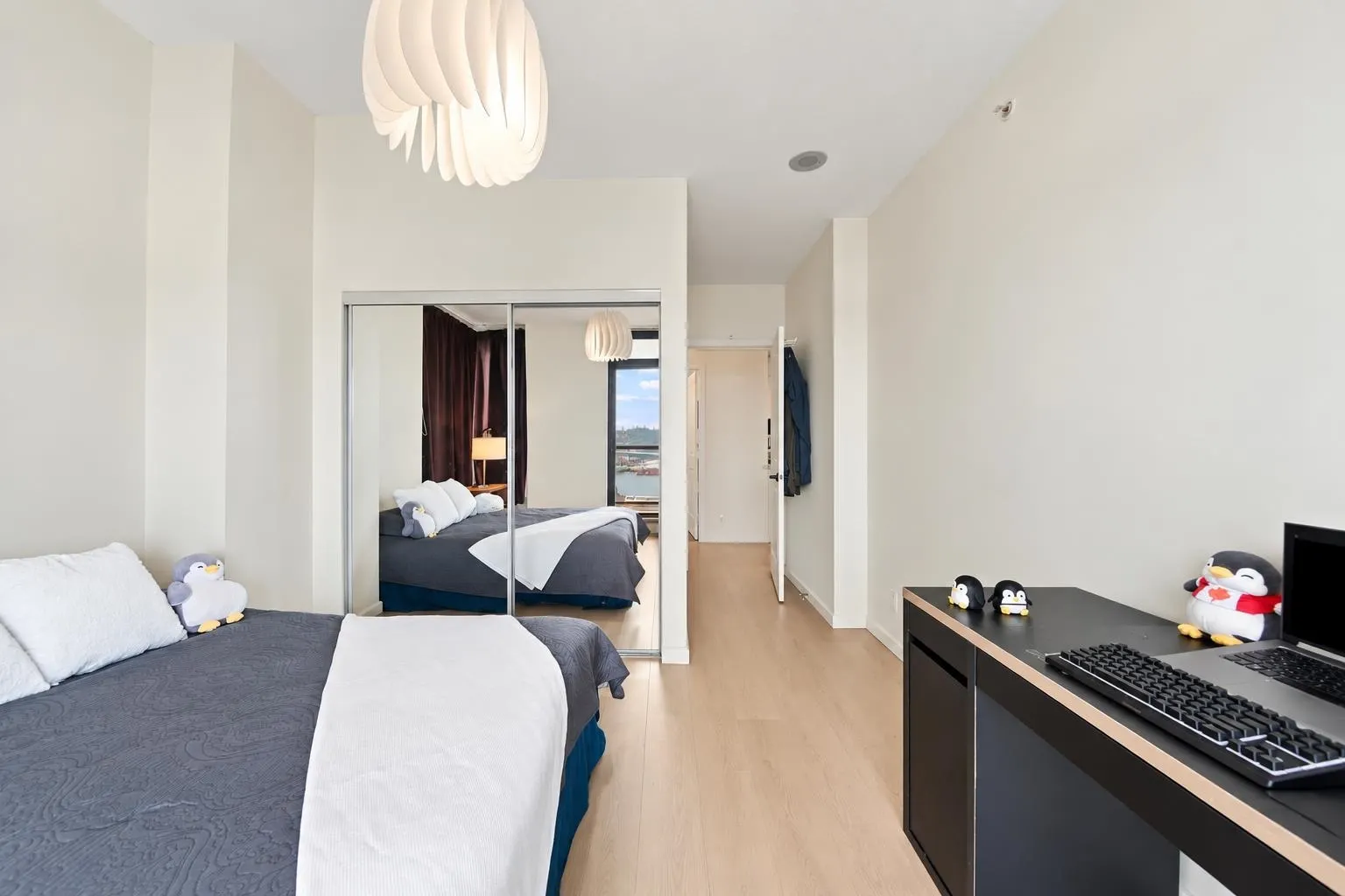 15 E Royal Avenue #903
