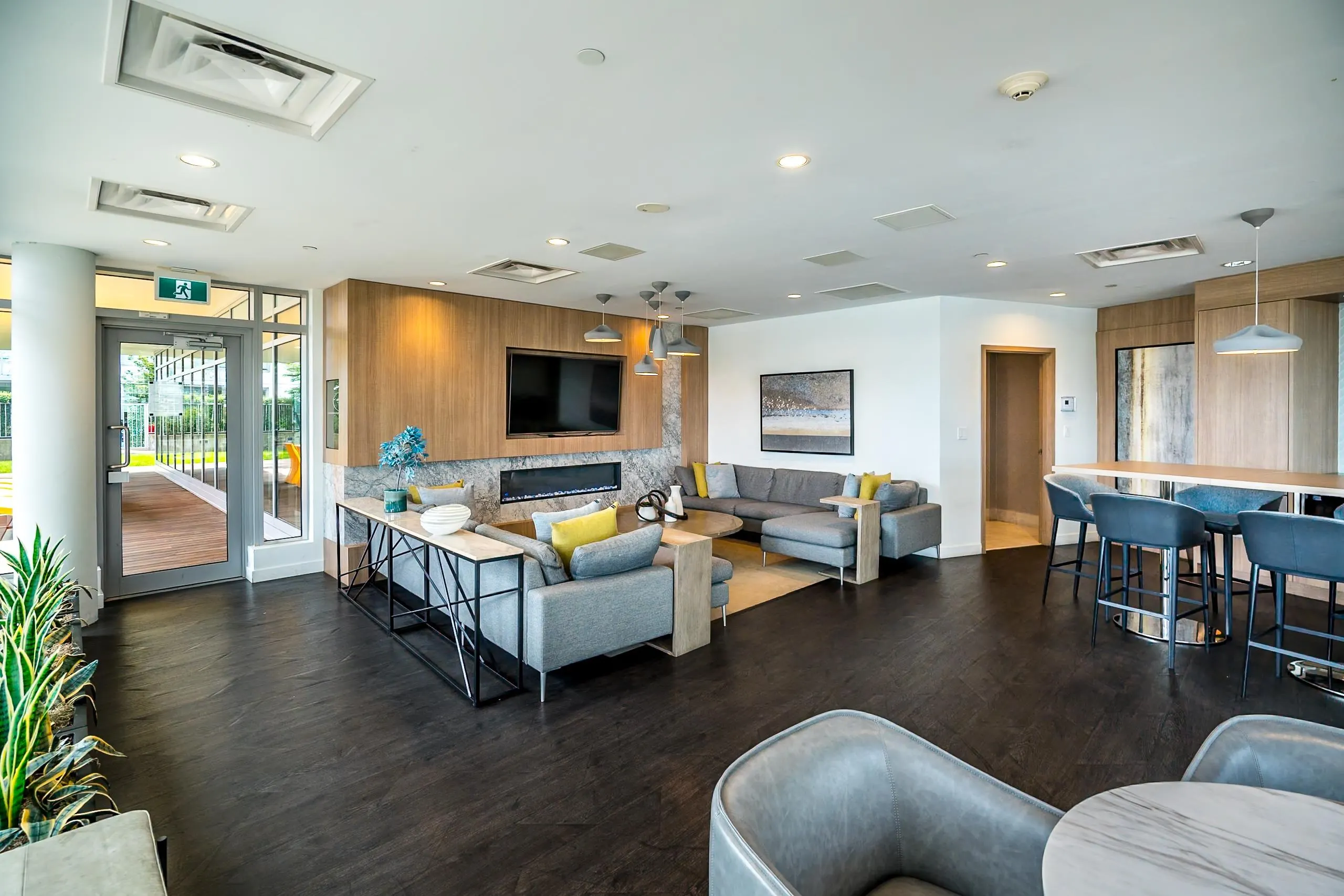 988 Quayside Drive #1811