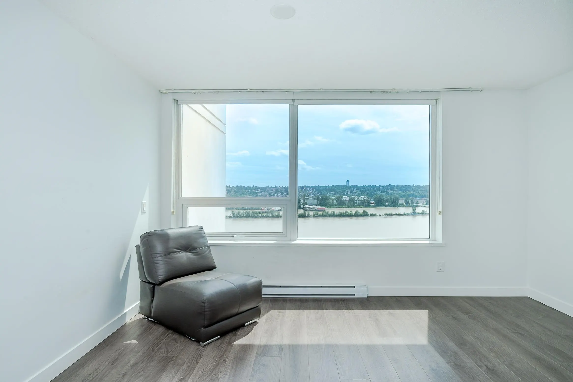 988 Quayside Drive #1811