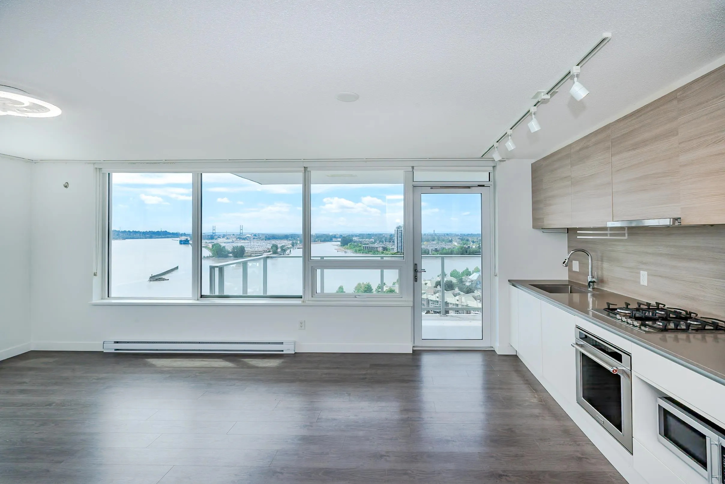 988 Quayside Drive #1811
