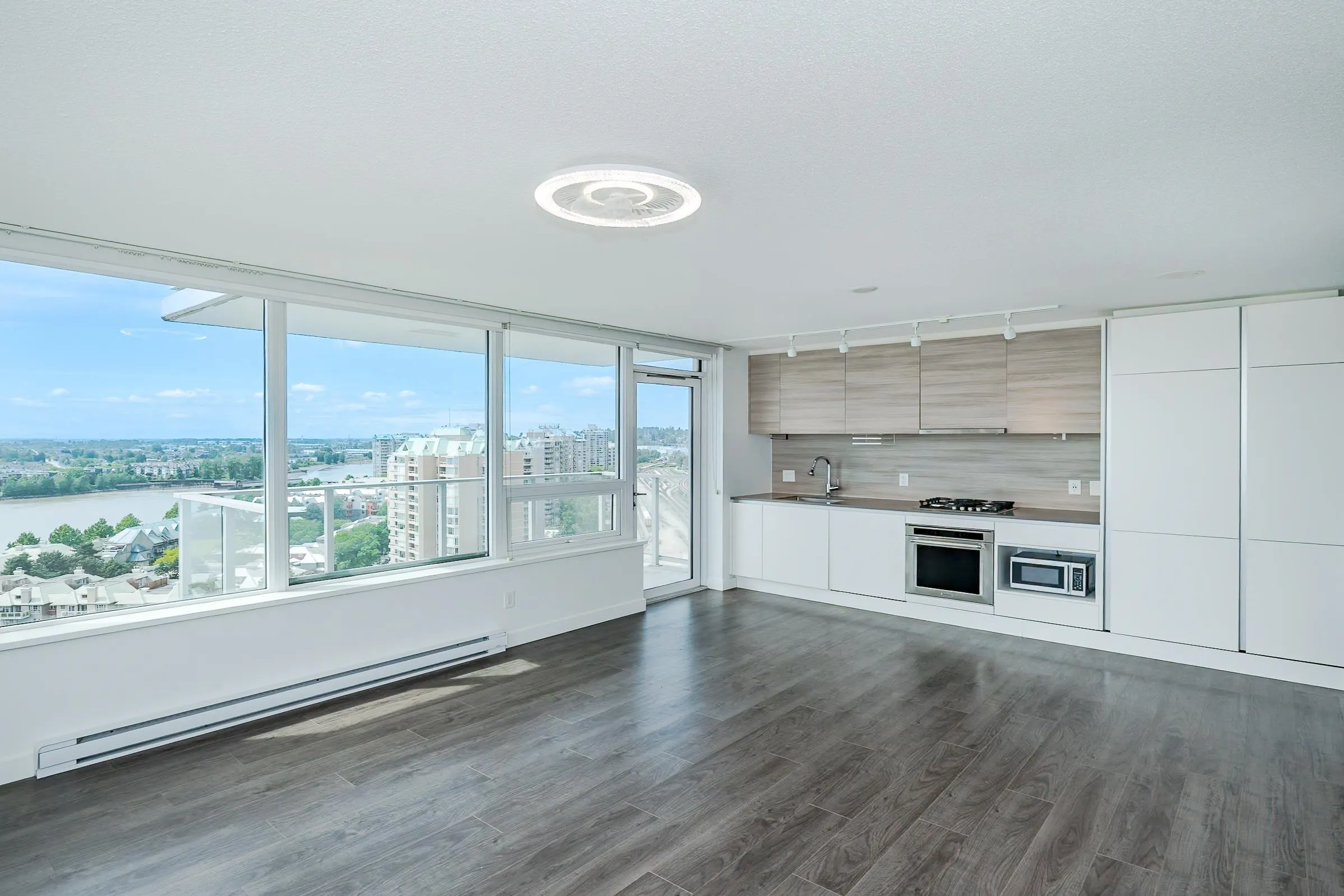 988 Quayside Drive #1811