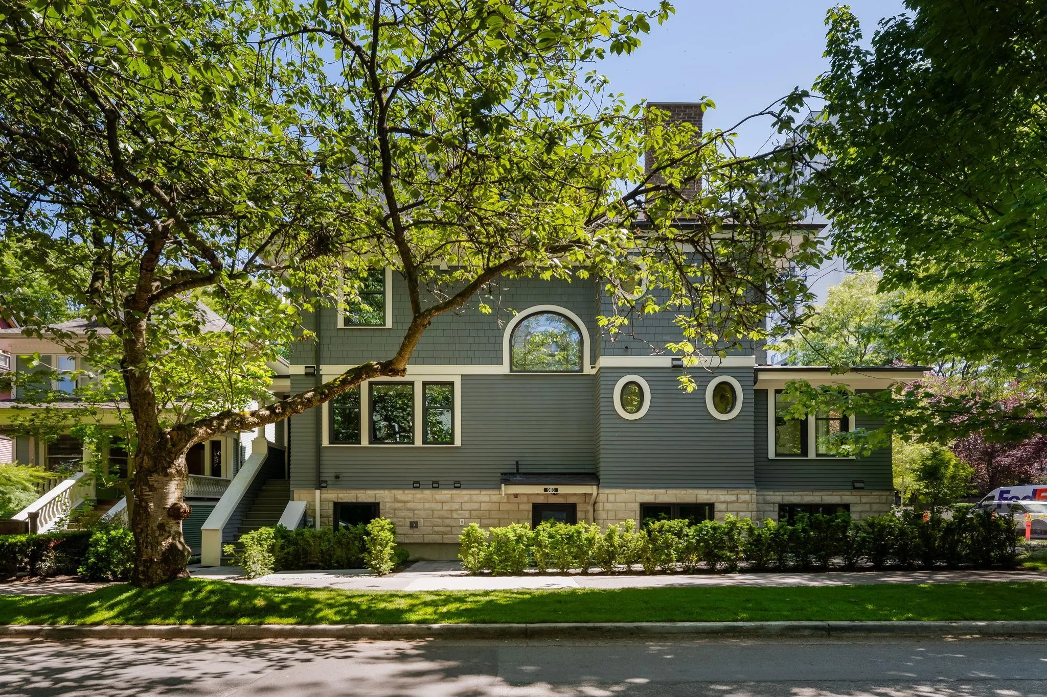 980 Bidwell Street