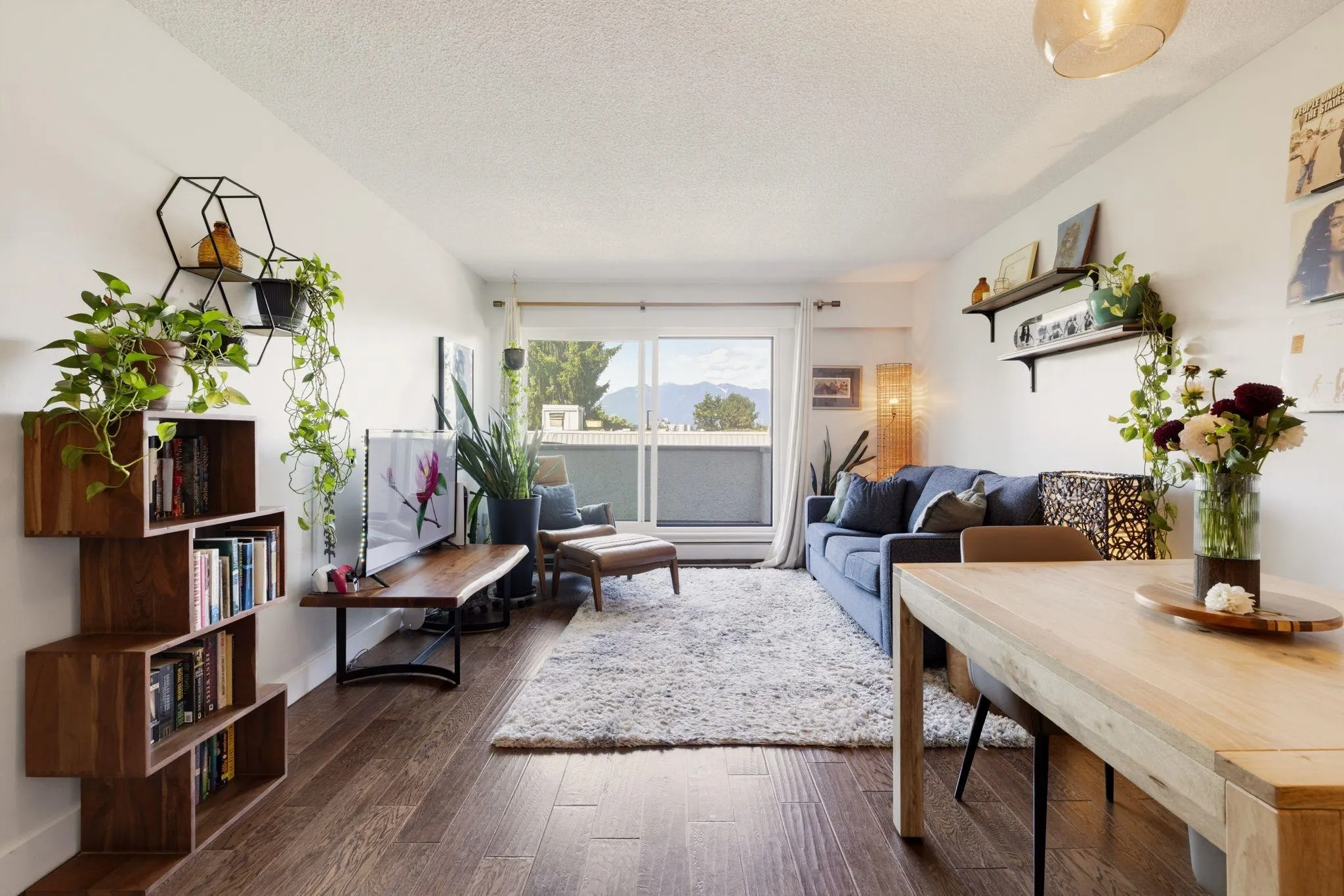 391 E 7th Avenue #302