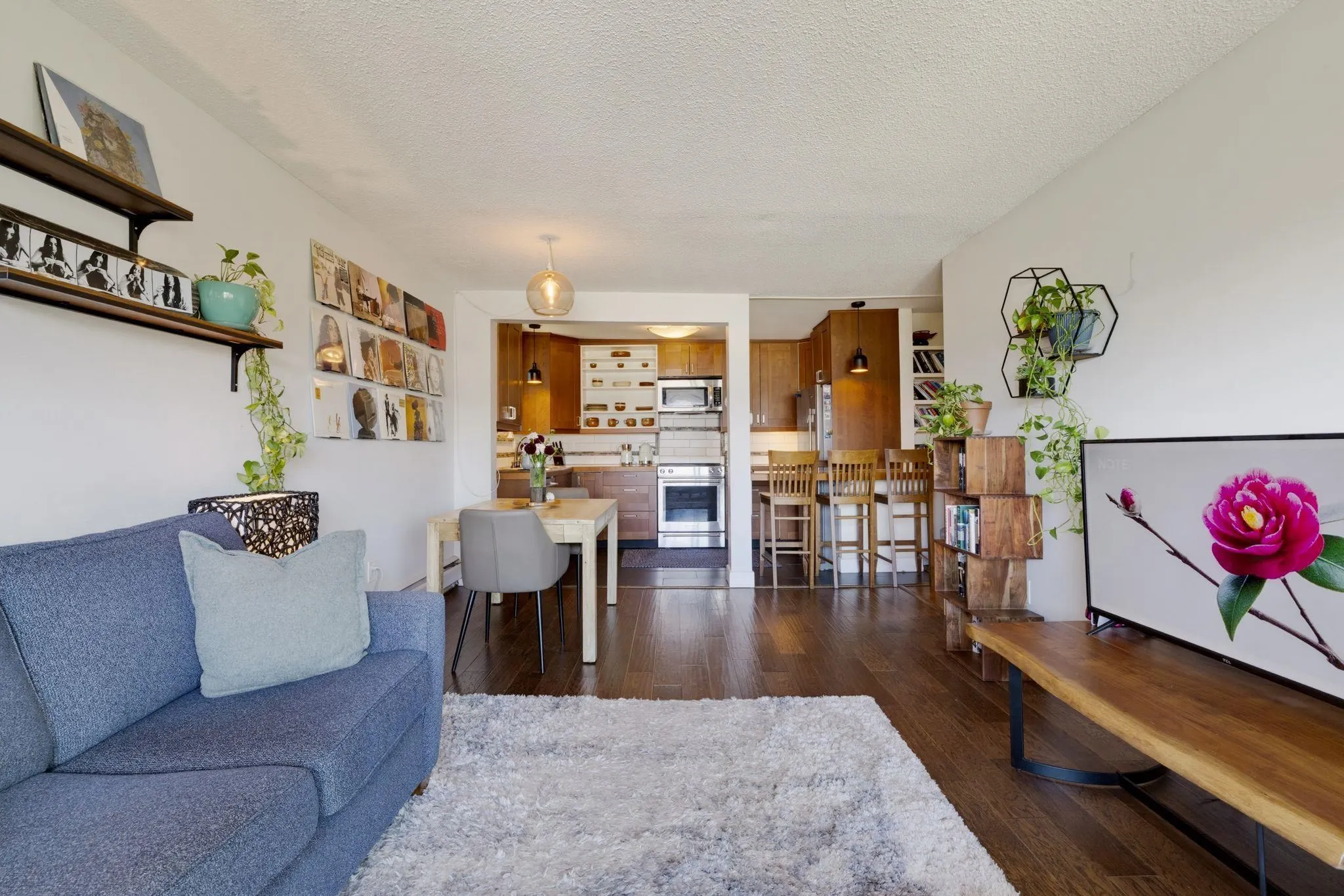 391 E 7th Avenue #302