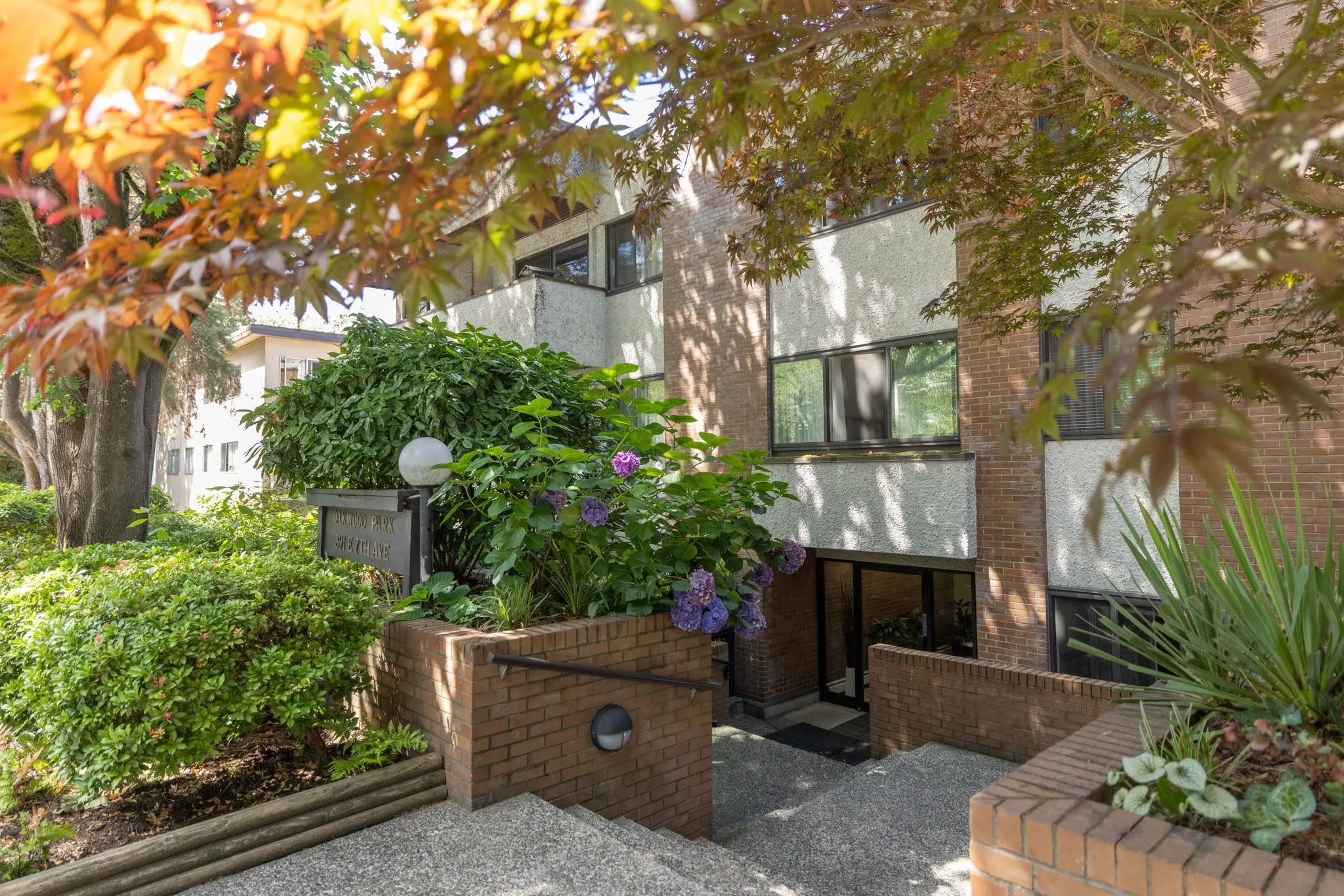 391 E 7th Avenue #302