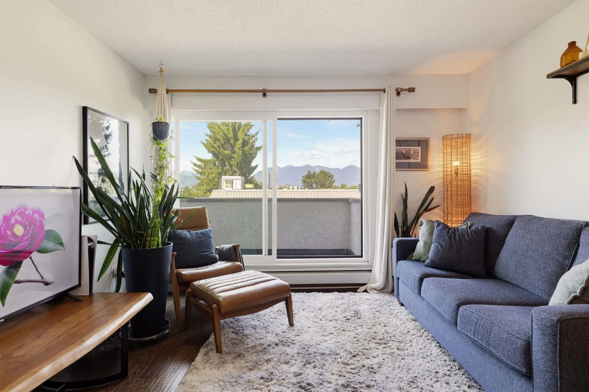 391 E 7th Avenue #302