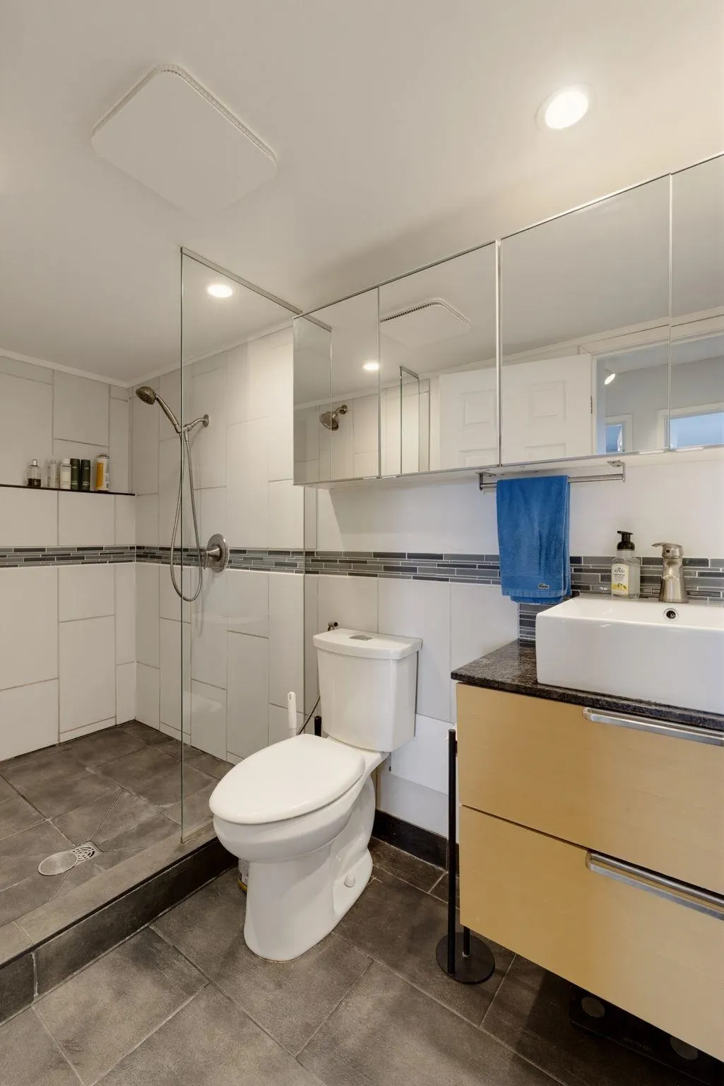 391 E 7th Avenue #302