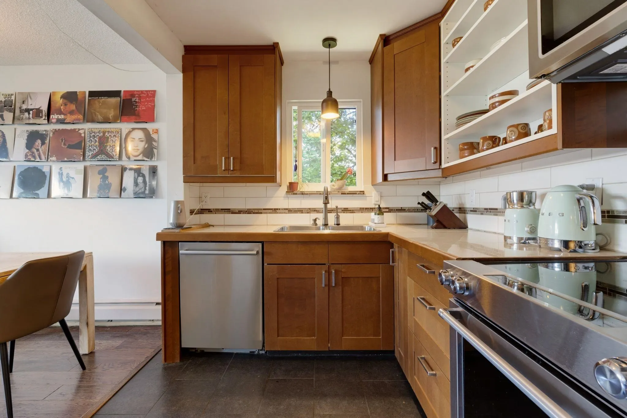 391 E 7th Avenue #302