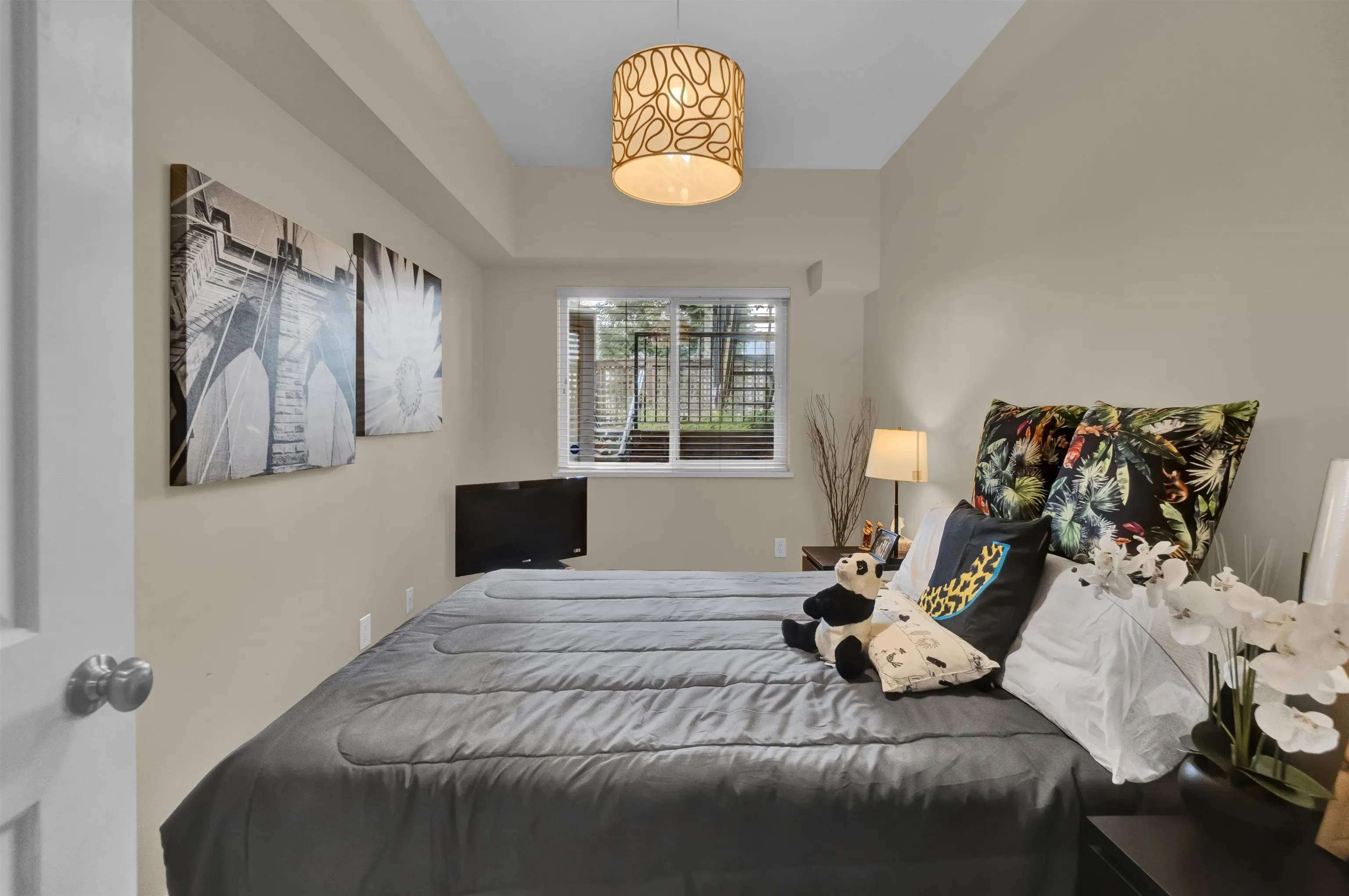 160 Shoreline Circle #111