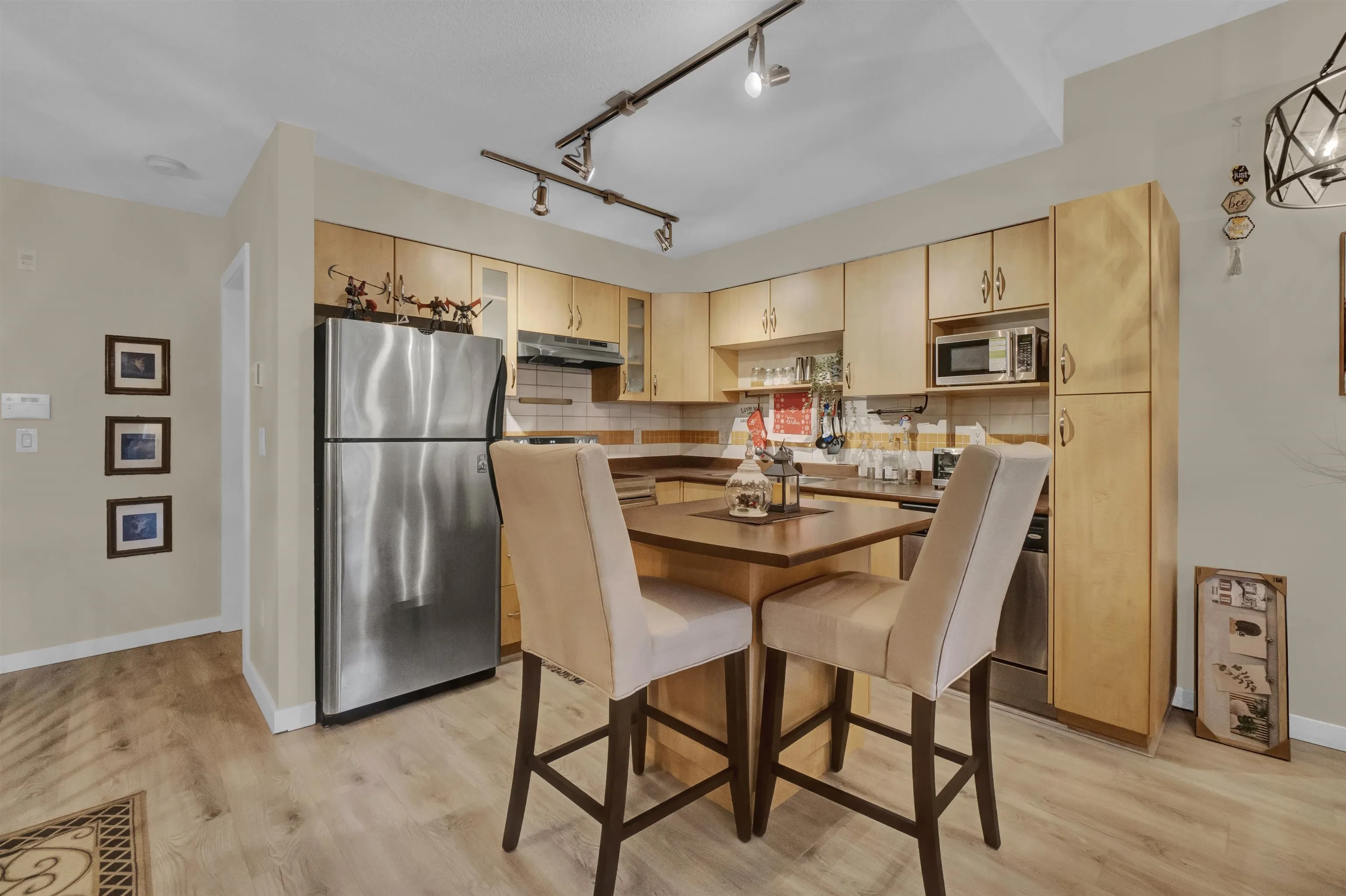 160 Shoreline Circle #111