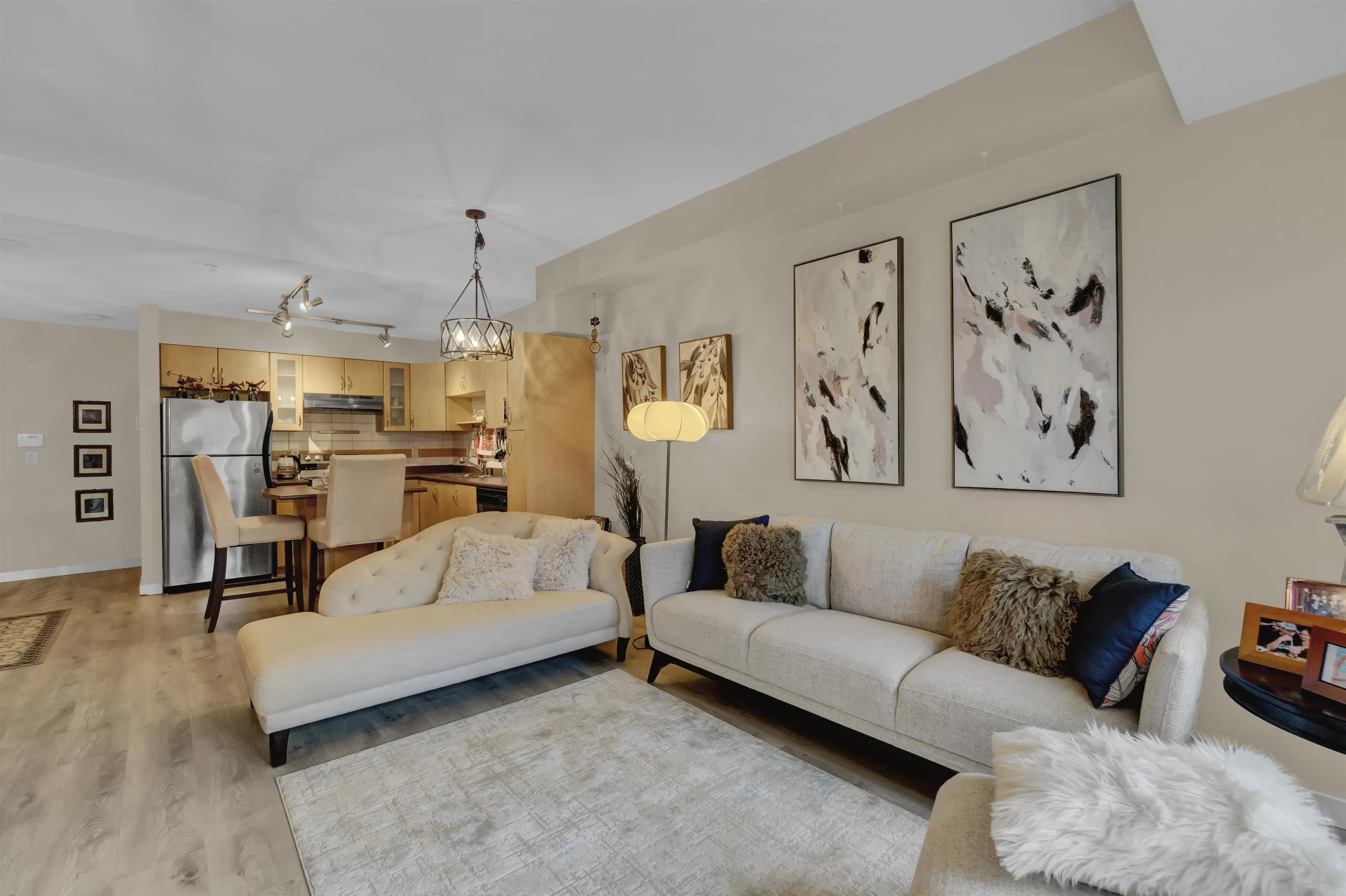 160 Shoreline Circle #111