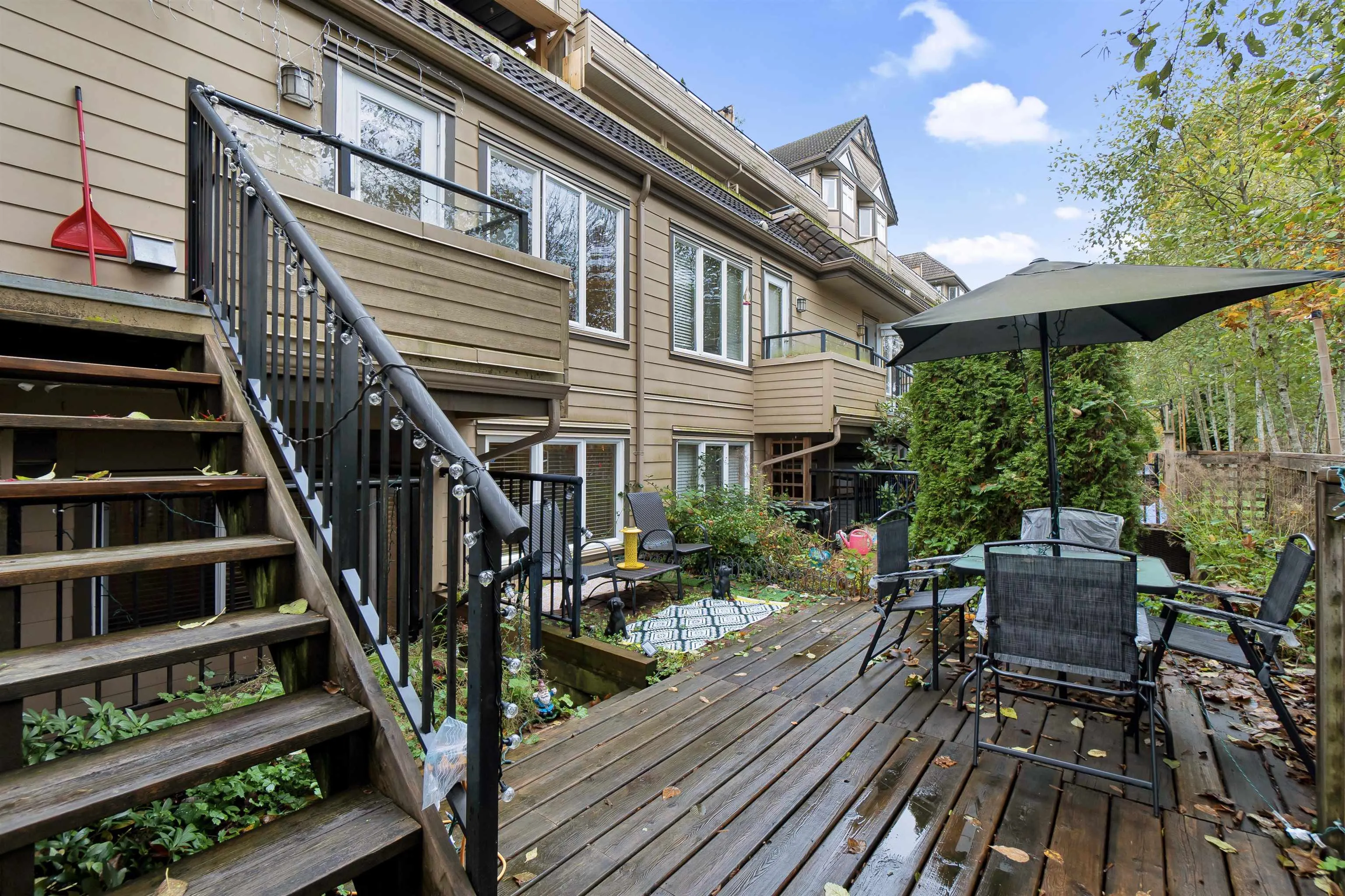 160 Shoreline Circle #111