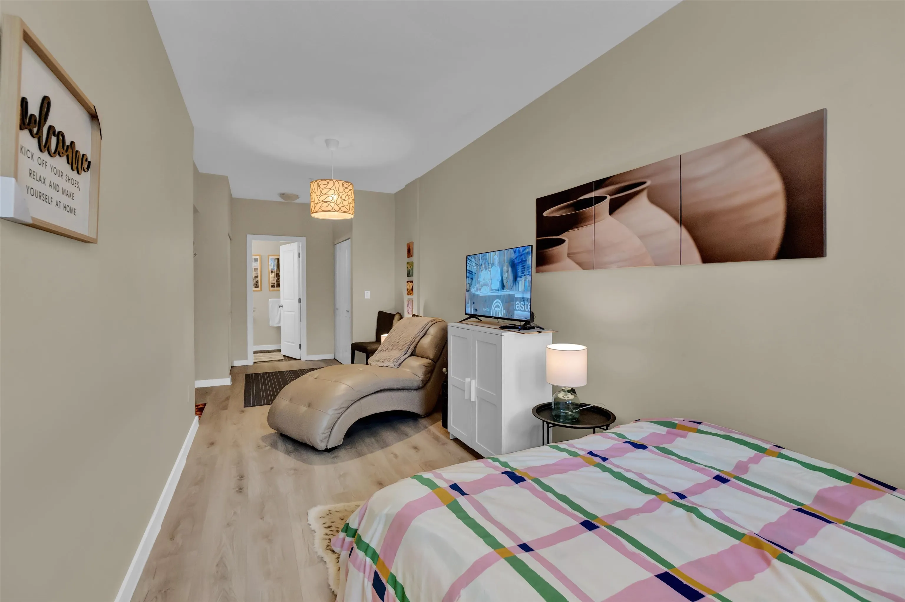160 Shoreline Circle #111
