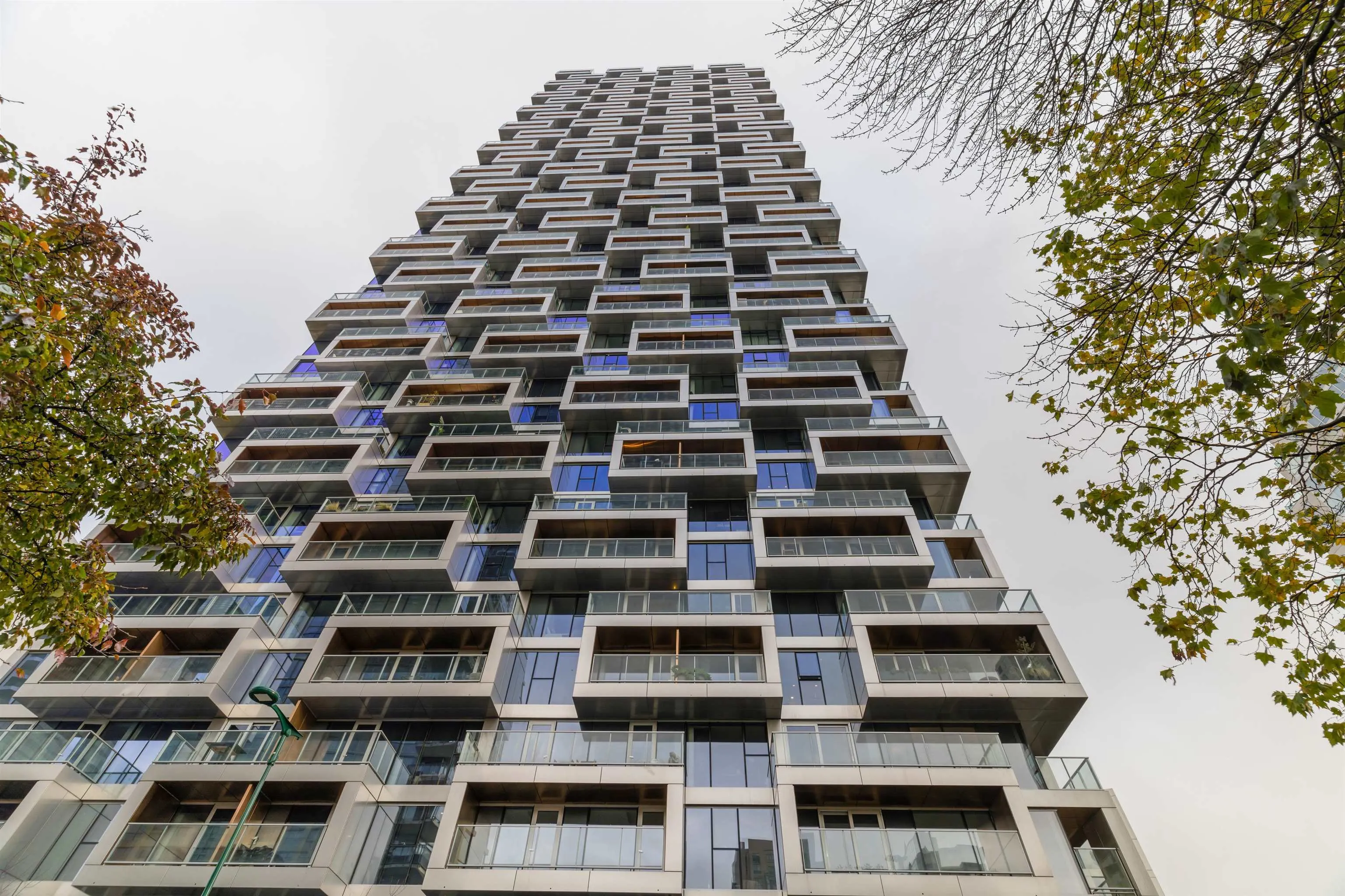 1480 Howe Street #4906