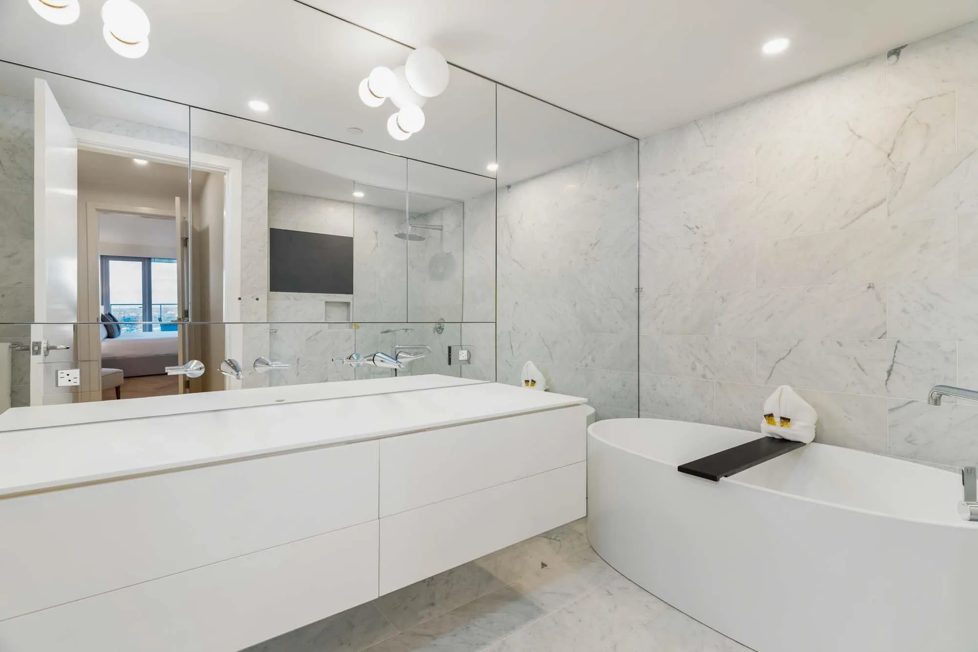 1480 Howe Street #4906