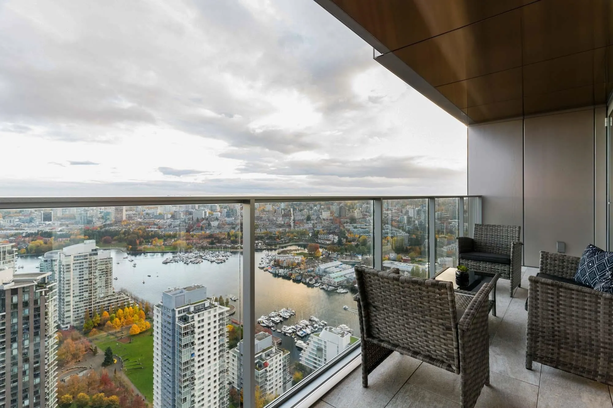 1480 Howe Street #4906