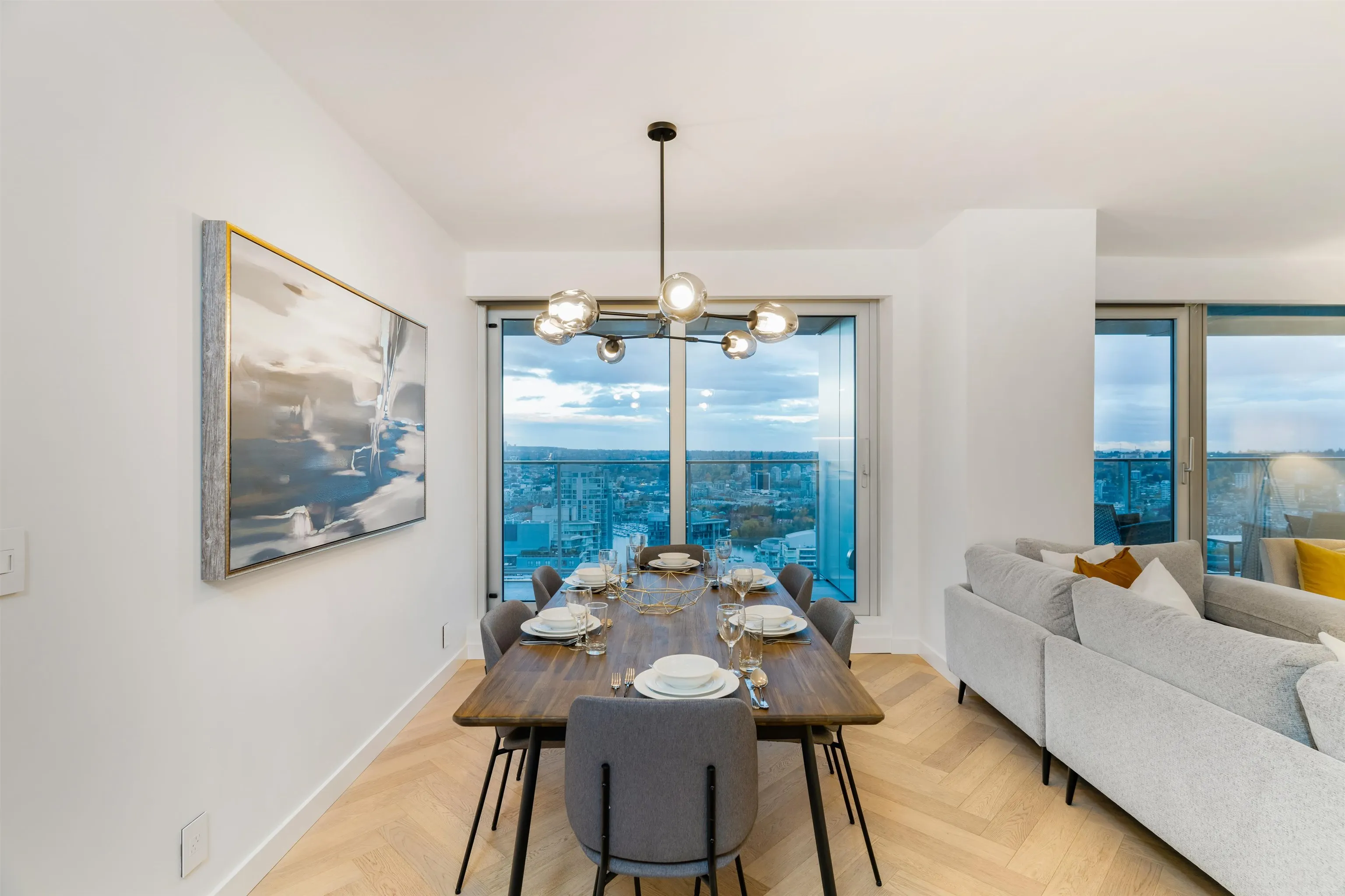 1480 Howe Street #4906