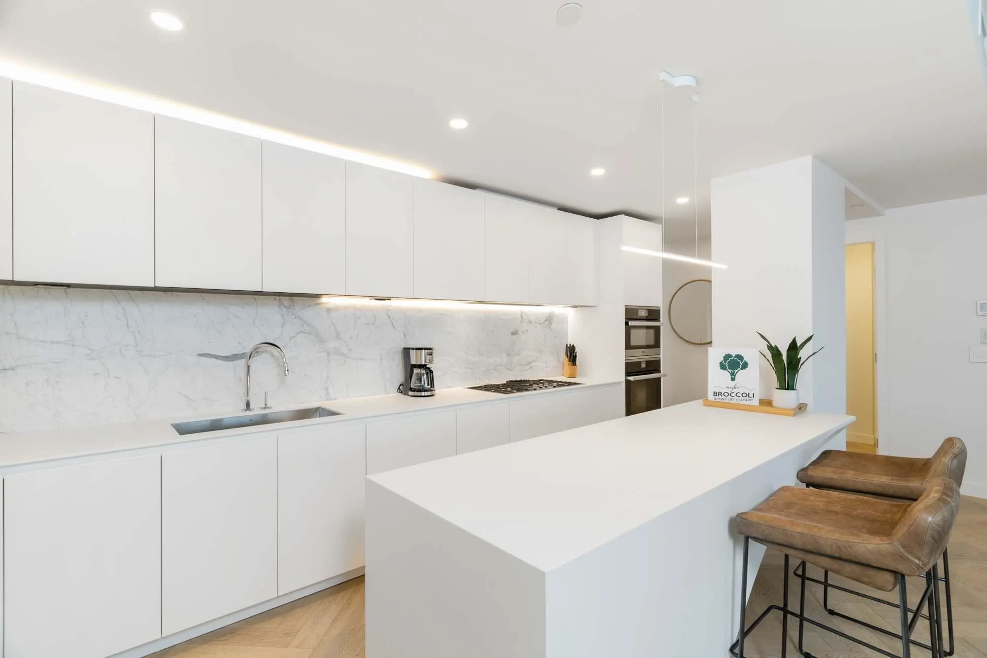 1480 Howe Street #4906