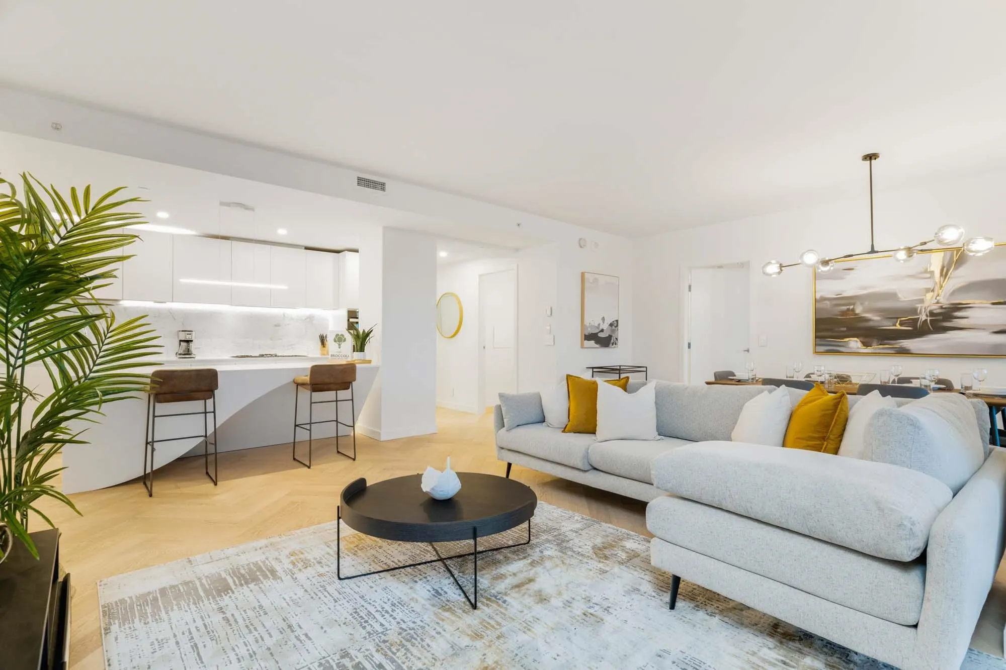1480 Howe Street #4906