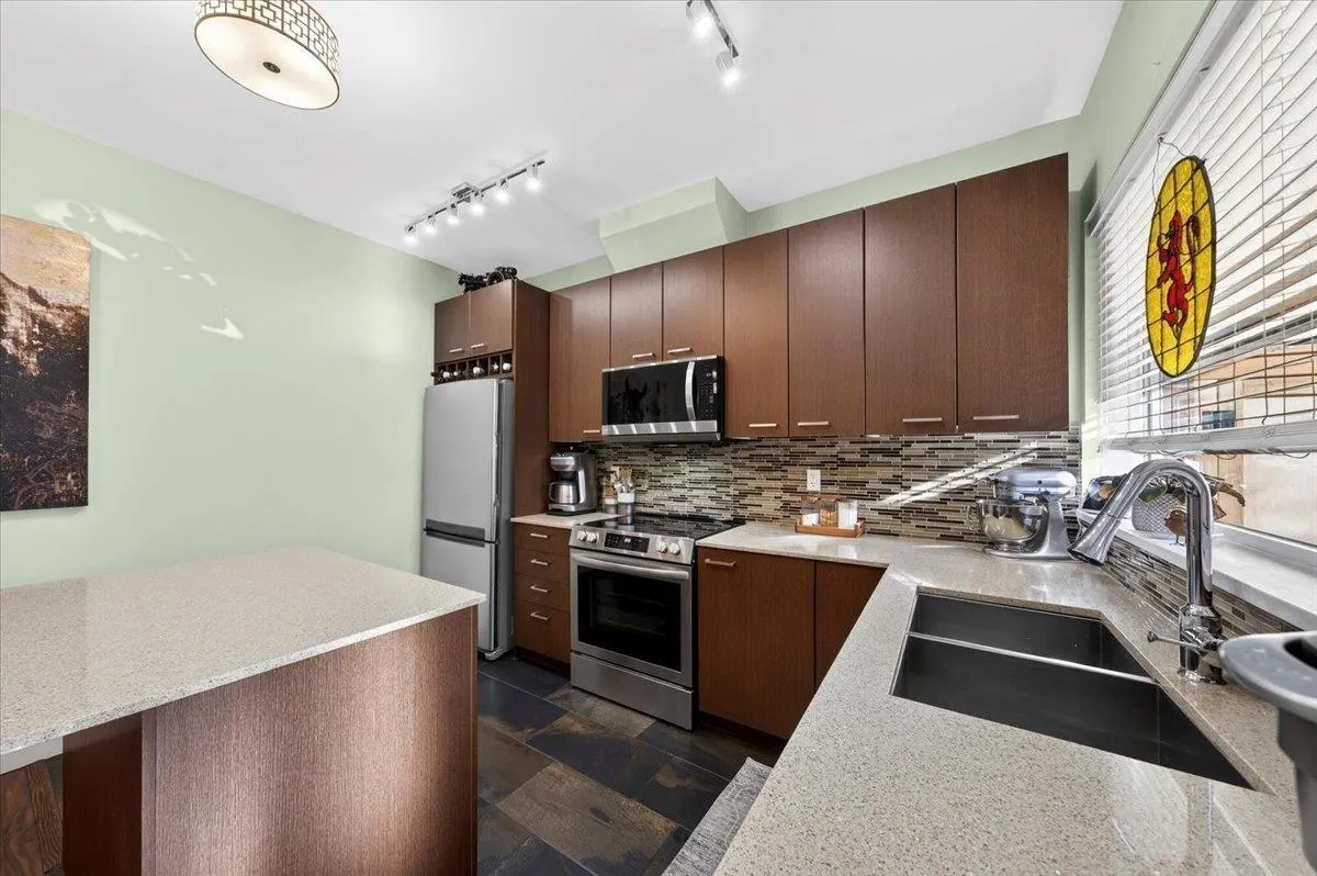 2473 Atkins Avenue #102