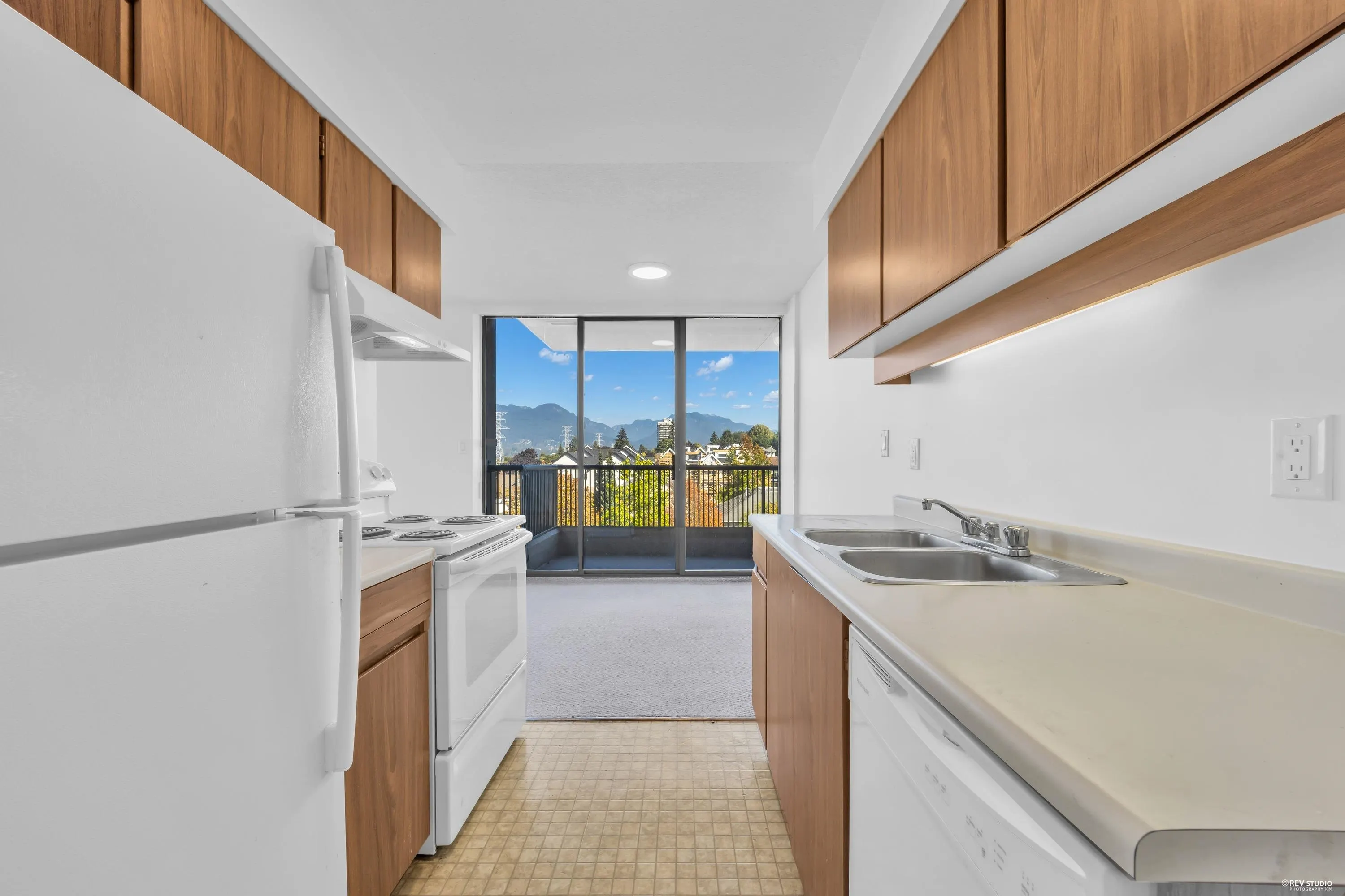 3760 Albert Street #806