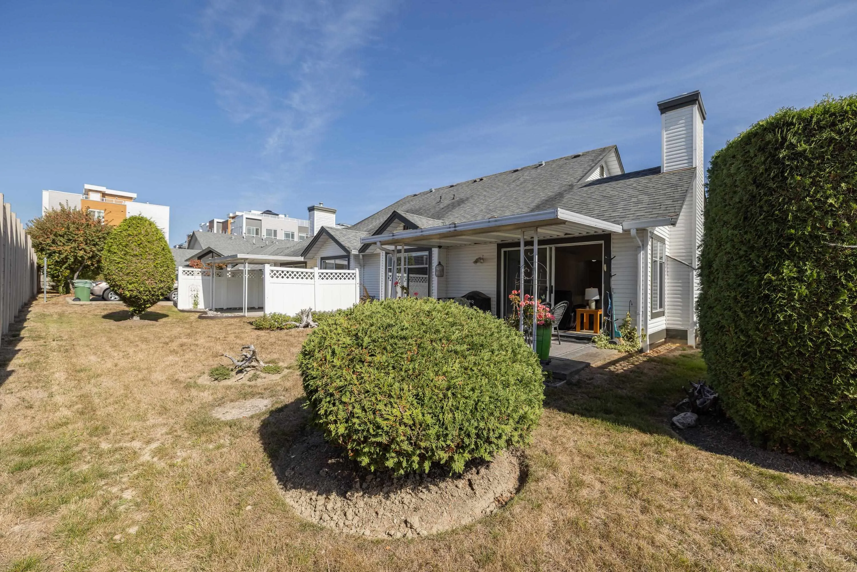 19649 53 Avenue #44