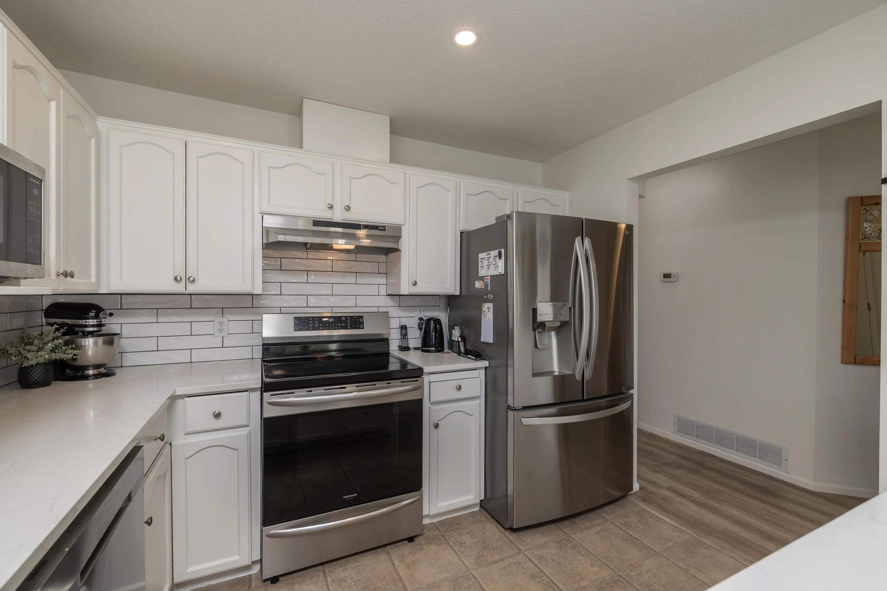 19649 53 Avenue #44
