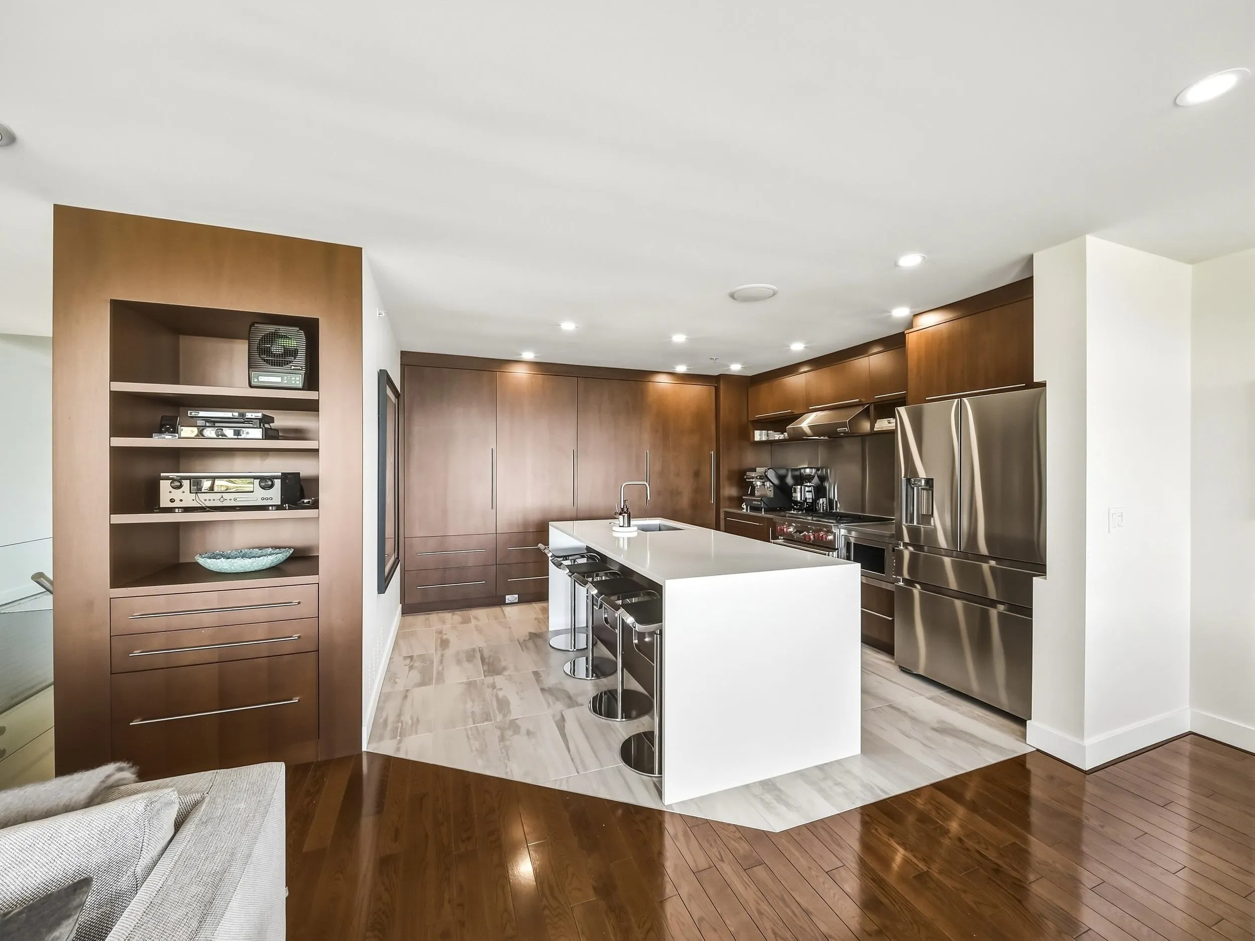 8547 Seascape Court