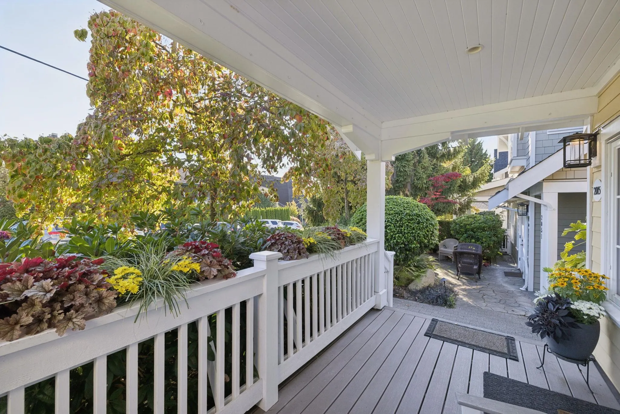 2015 Esquimalt Avenue