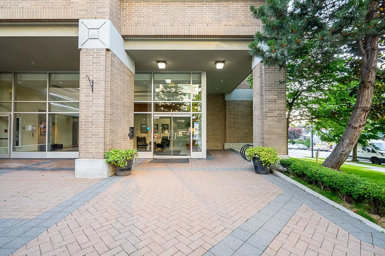 4388 Buchanan Street #1906