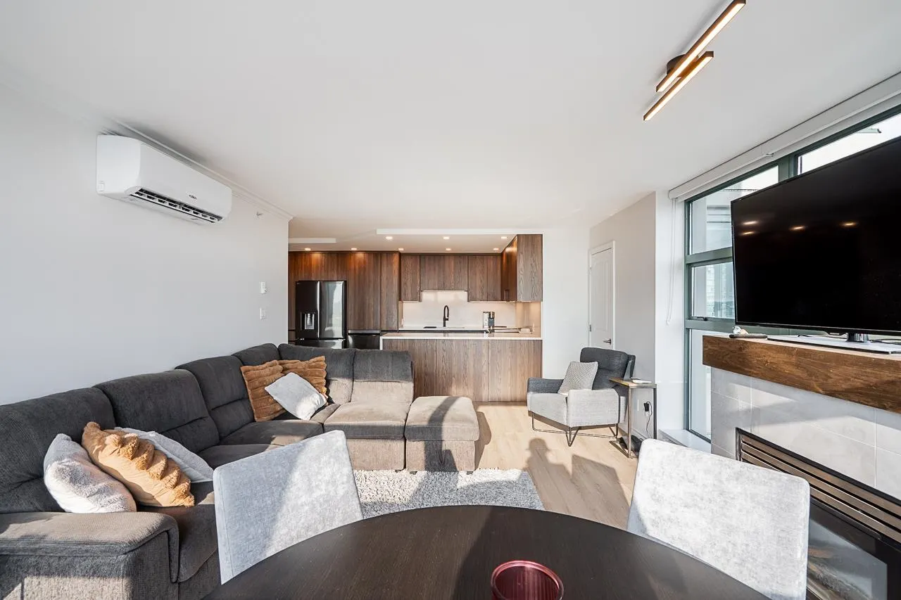 4388 Buchanan Street #1906