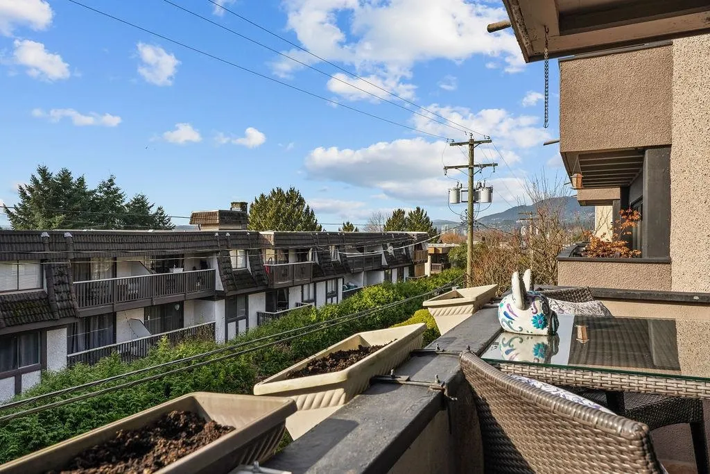 341 Mahon Avenue #201