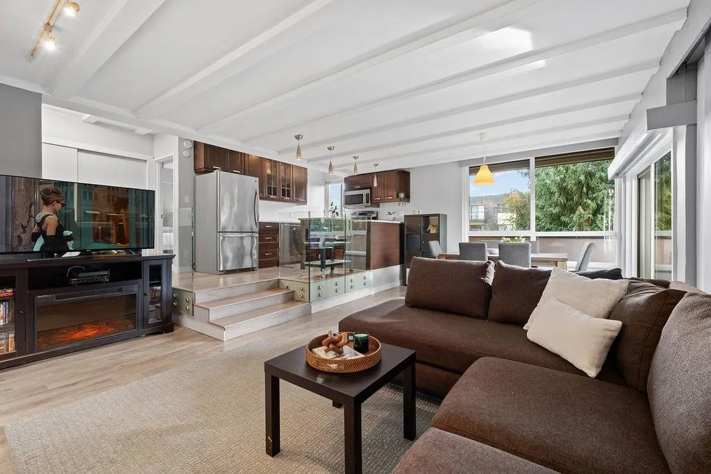 341 Mahon Avenue #201