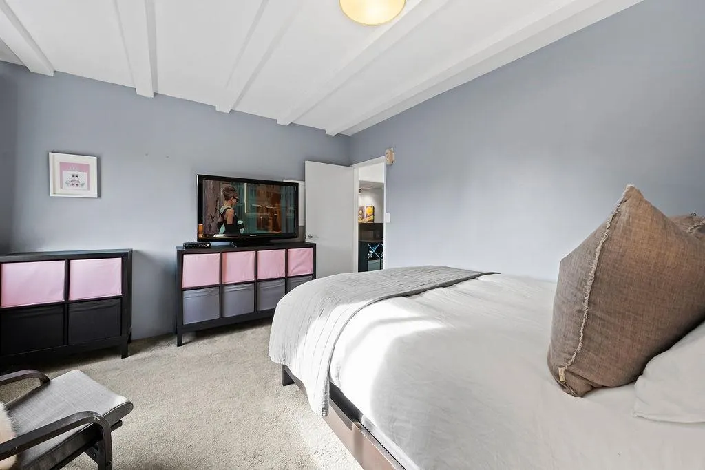 341 Mahon Avenue #201