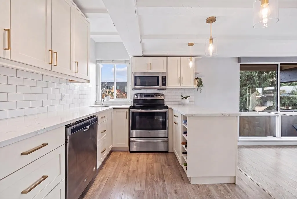 341 Mahon Avenue #201