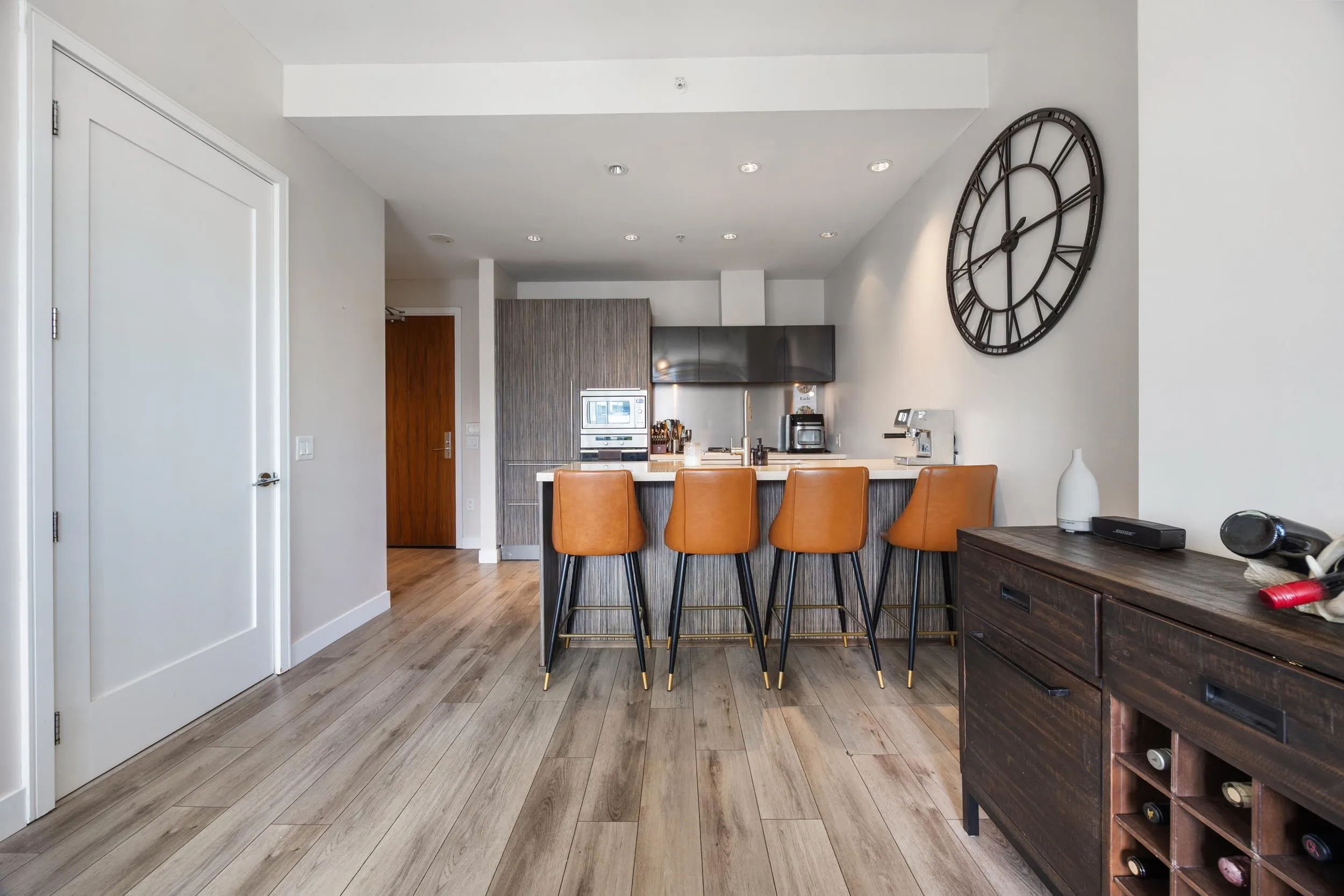 1633 Ontario Street #806