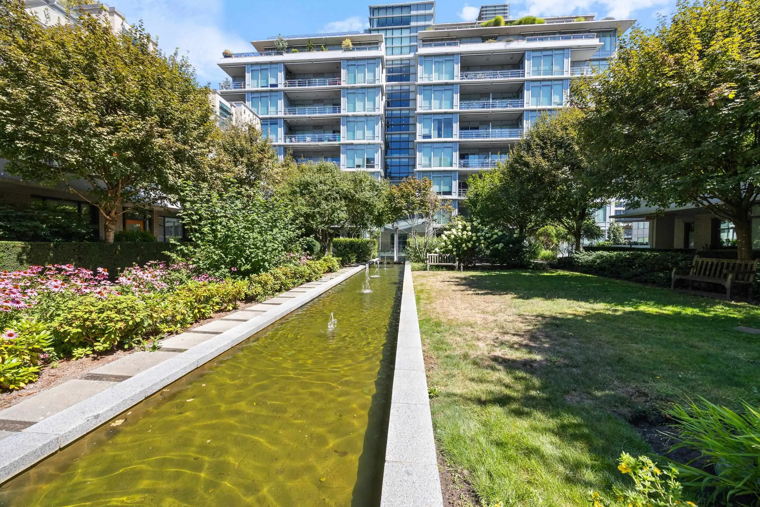 1633 Ontario Street #806