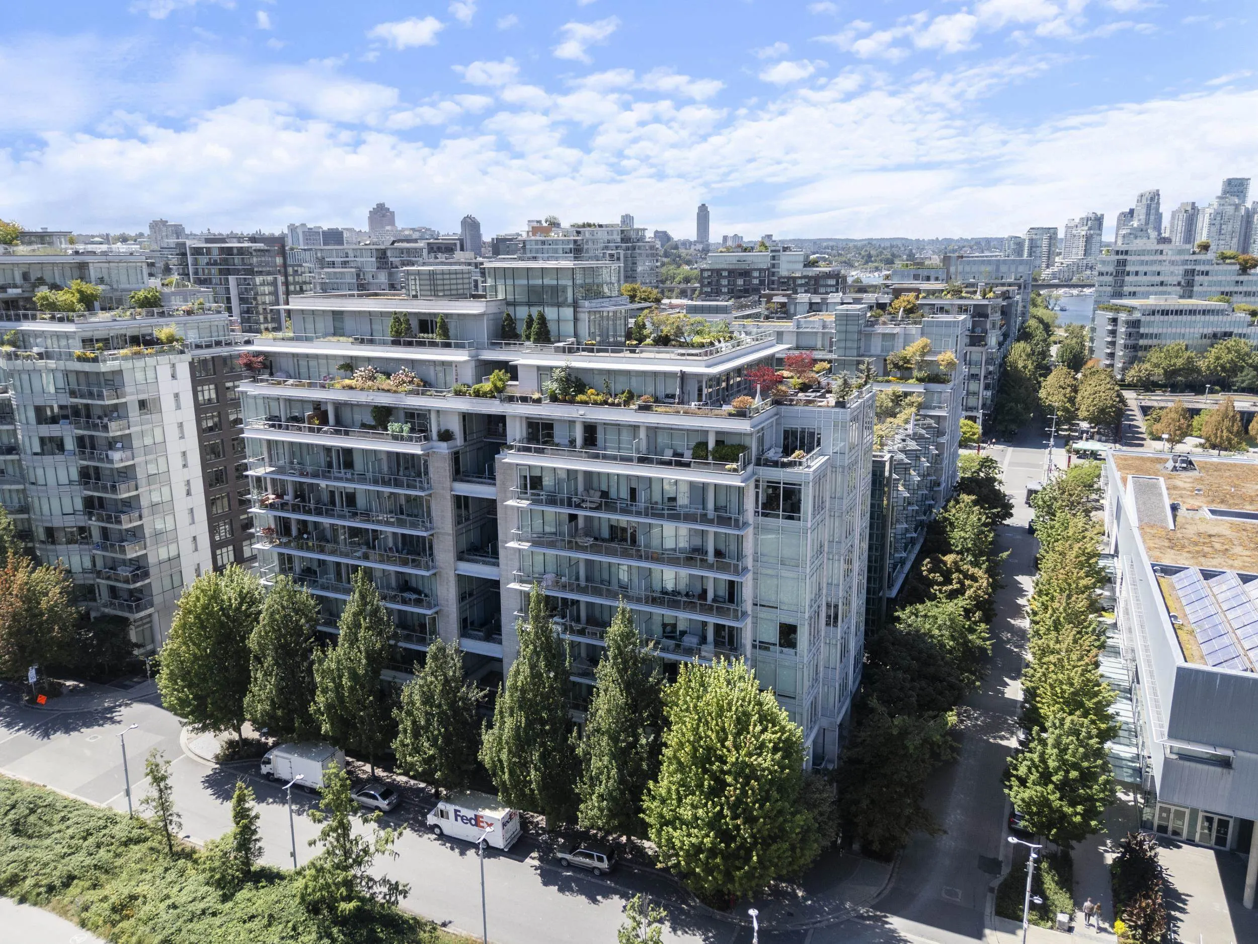 1633 Ontario Street #806